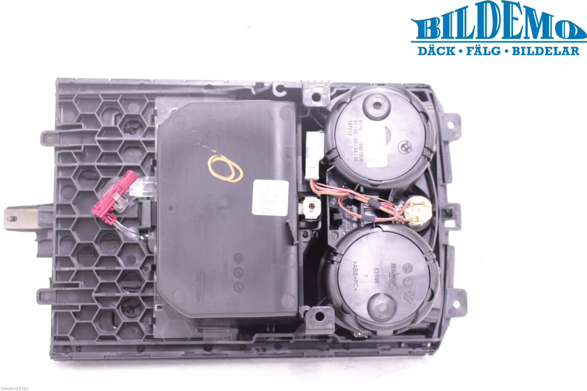 BMW 5 G30/G31/F90 17-23 Innr Koppholder