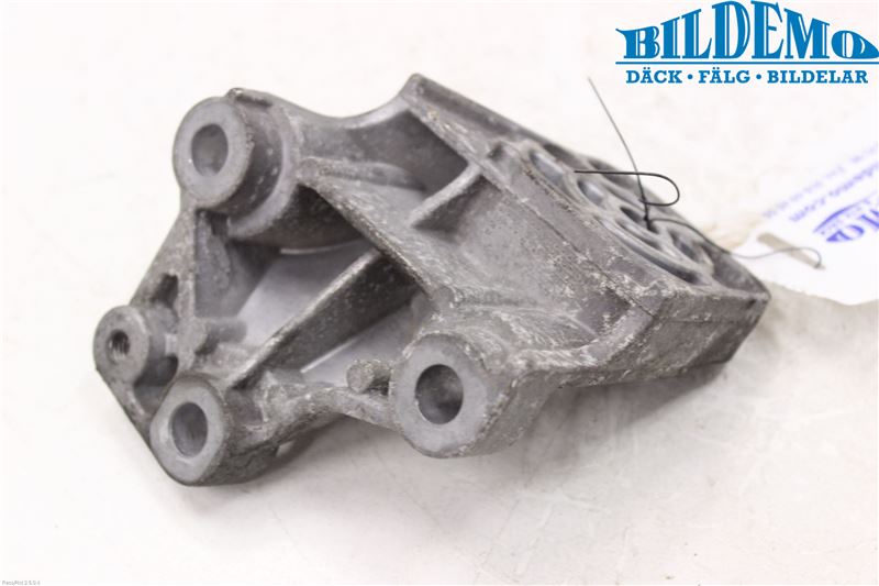 Volvo V70 05-08 Motor Feste Stål-Alu