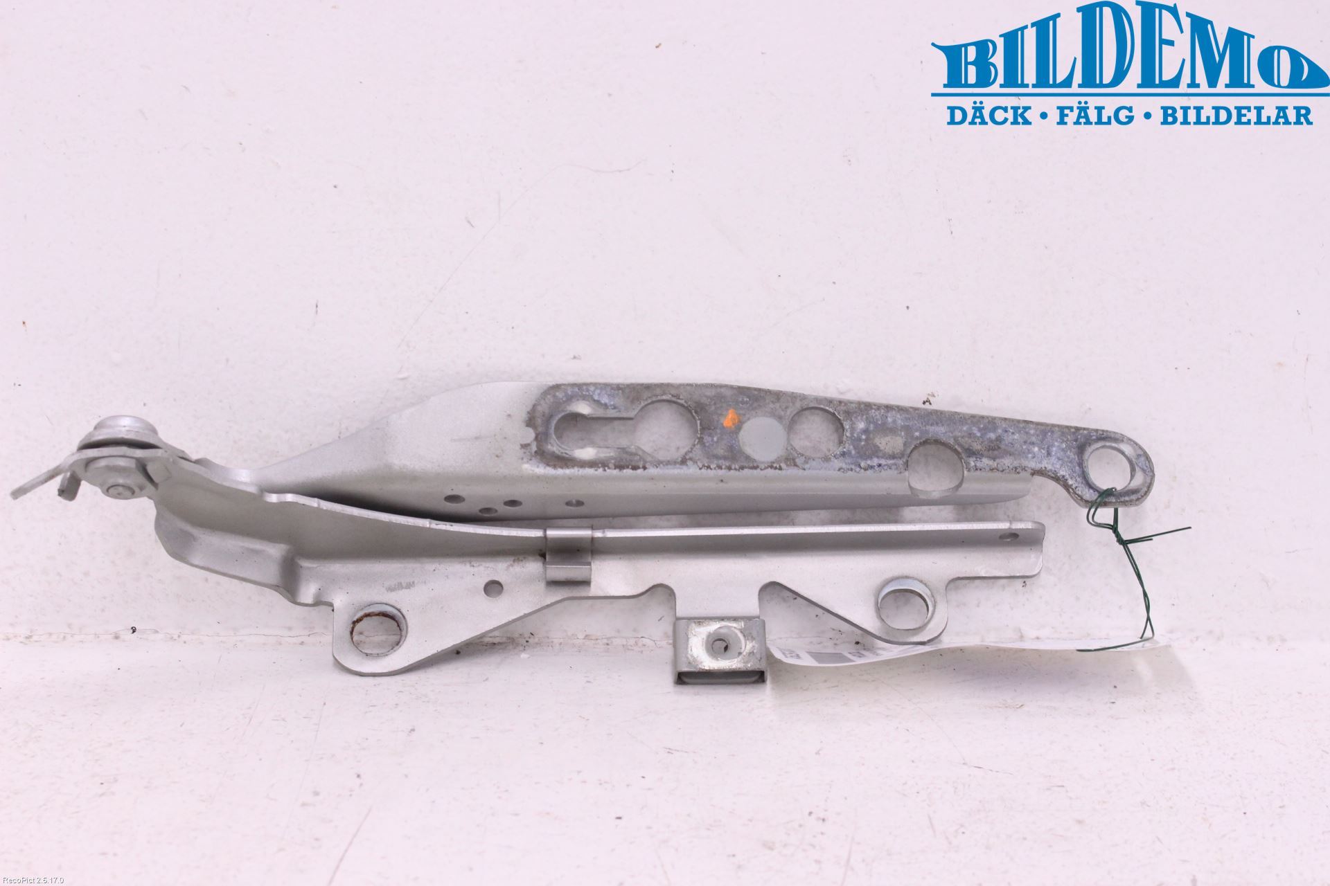 Volvo V70 05-08 Panser Hengsel - Hengsler