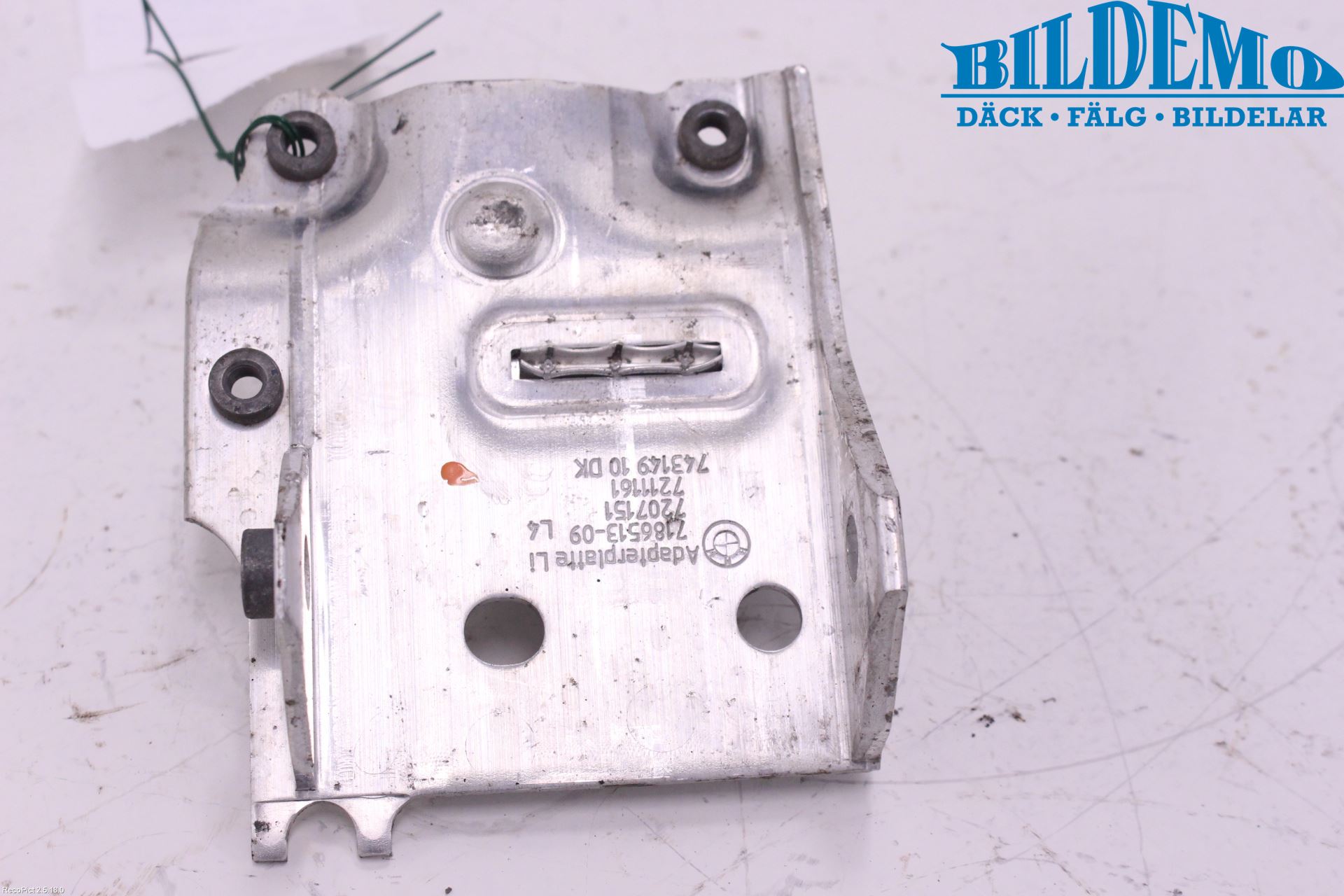 BMW 5 F10/F11/F18 09-17 Støtfangerfeste Foran Venstre