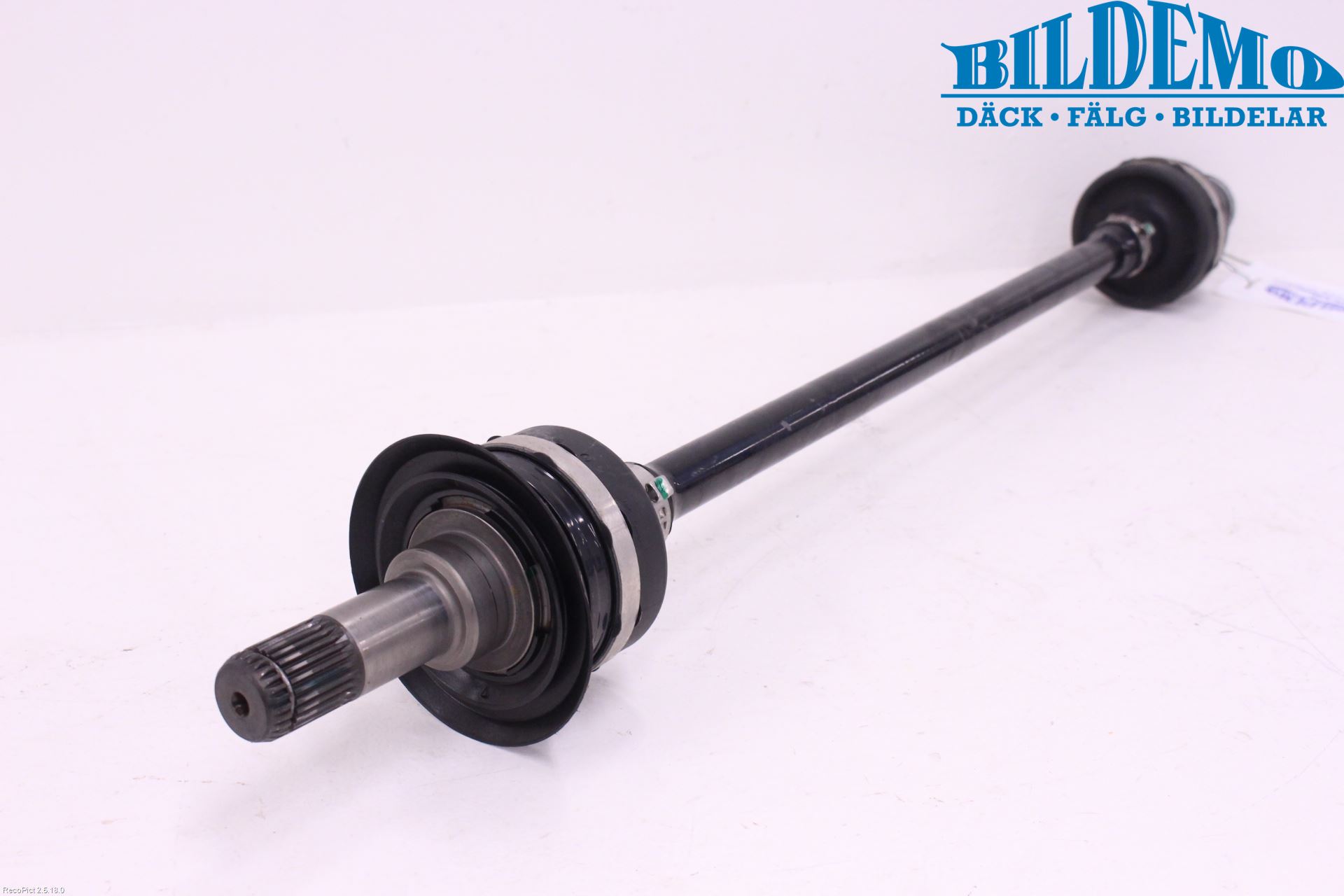 BMW 5 G30/G31/F90 17-23 Drivaksel Bak Kompl Høyre