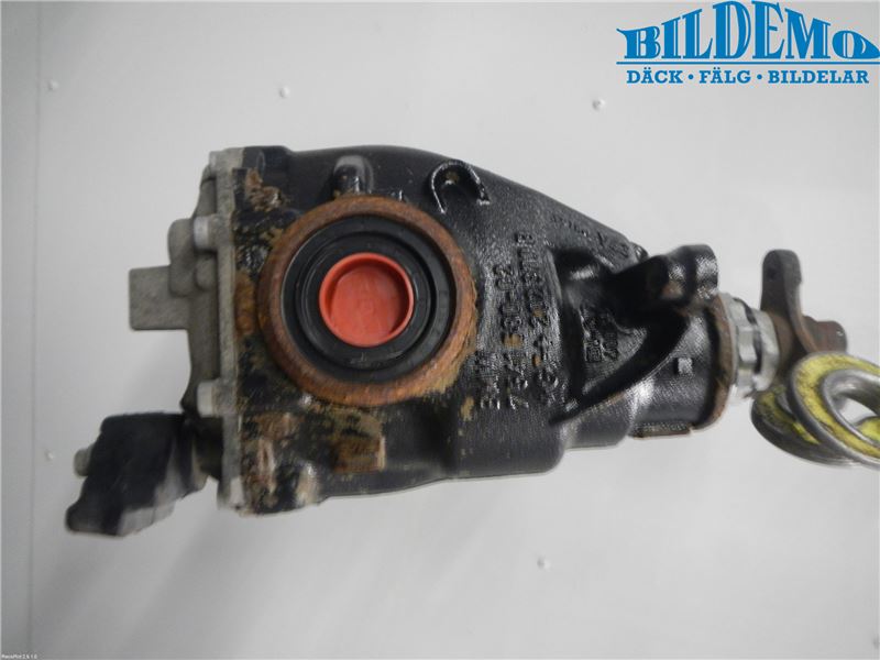 BMW 3 F30/F31/F80 12-19 Bakaksel Kardang Bak -Diff