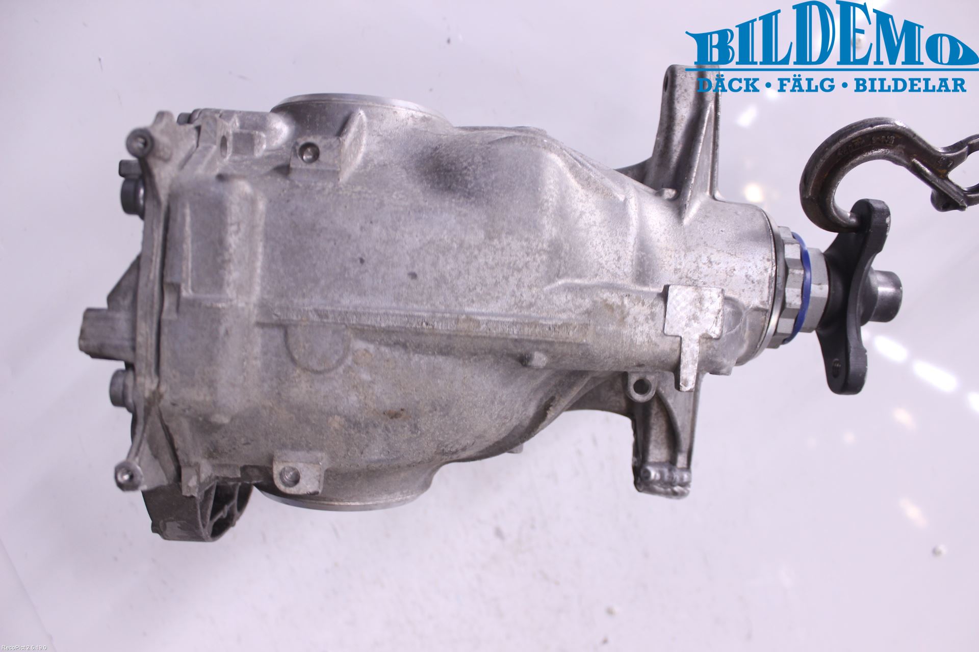 BMW 5 G30/G31/F90 17-23 Bakaksel Kardang Bak -Diff