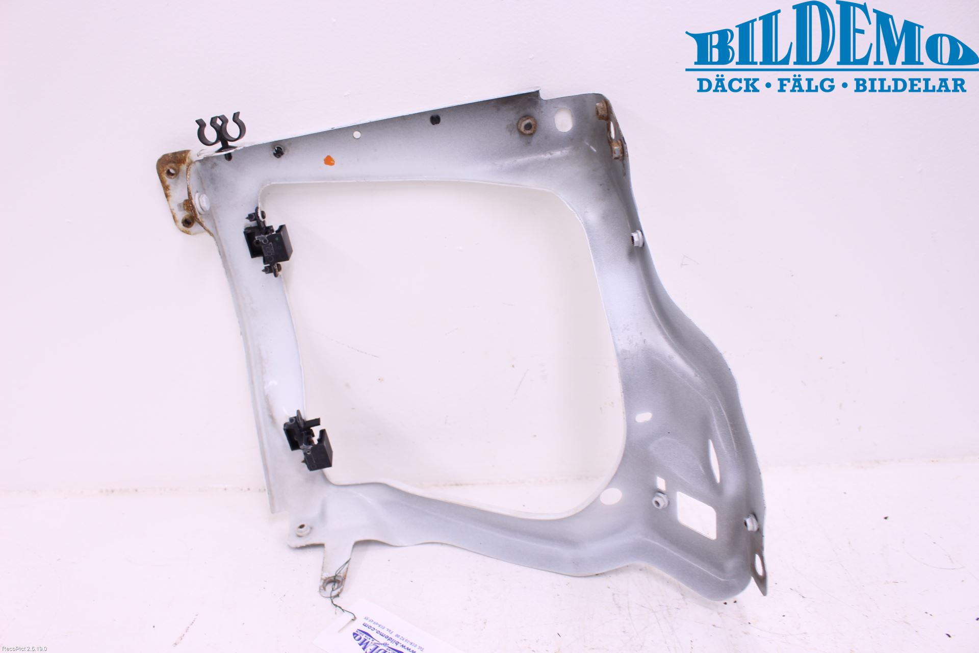 Ford TRANSIT    06-13 Frontlykt Ramme H Lyktering