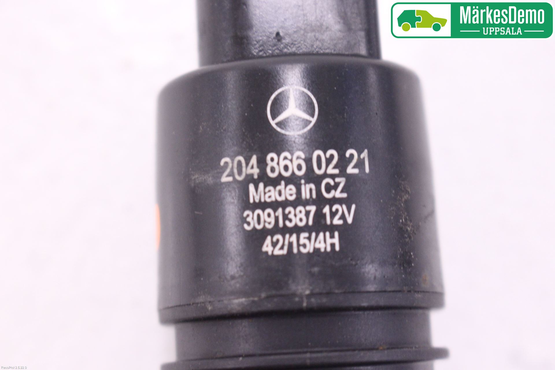 Mercedes-Benz MB E-KLASS (W212) 09-16 Spylerpumpe Frontrute