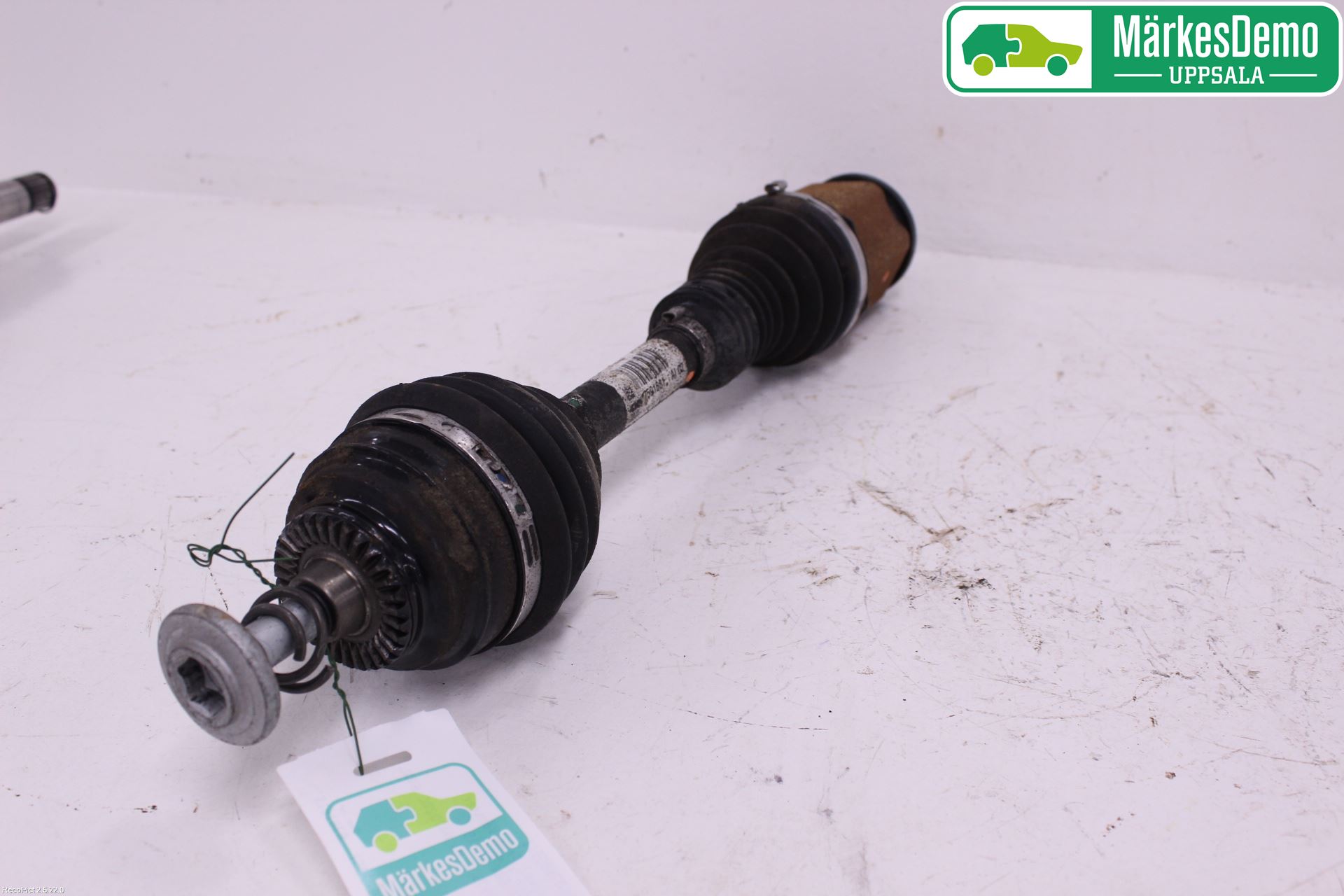BMW X1 E84 10-15 Drivaksel Foran Kompl Venstre
