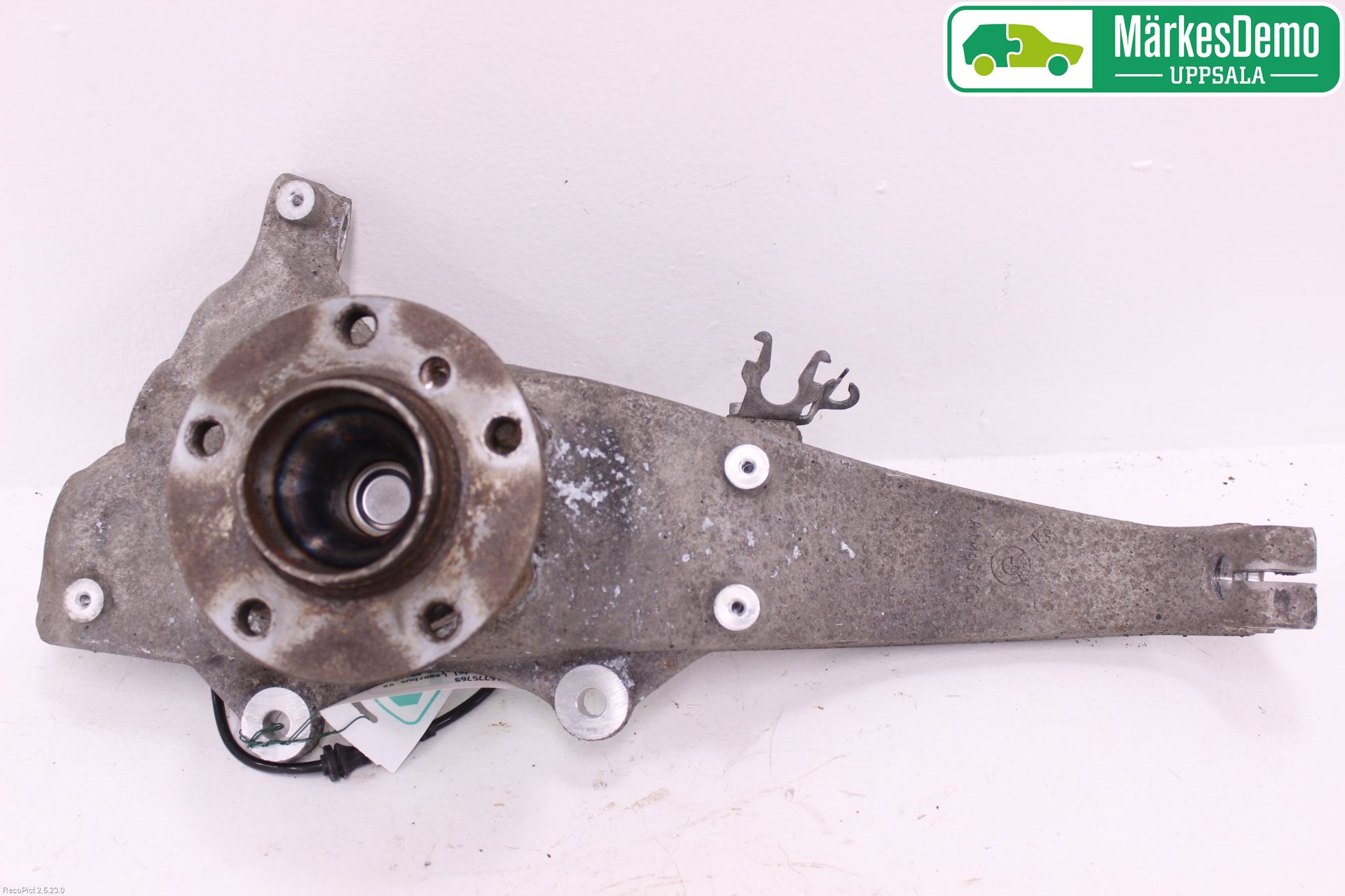 BMW 5 F10/F11/F18 09-17 Spindel Vf