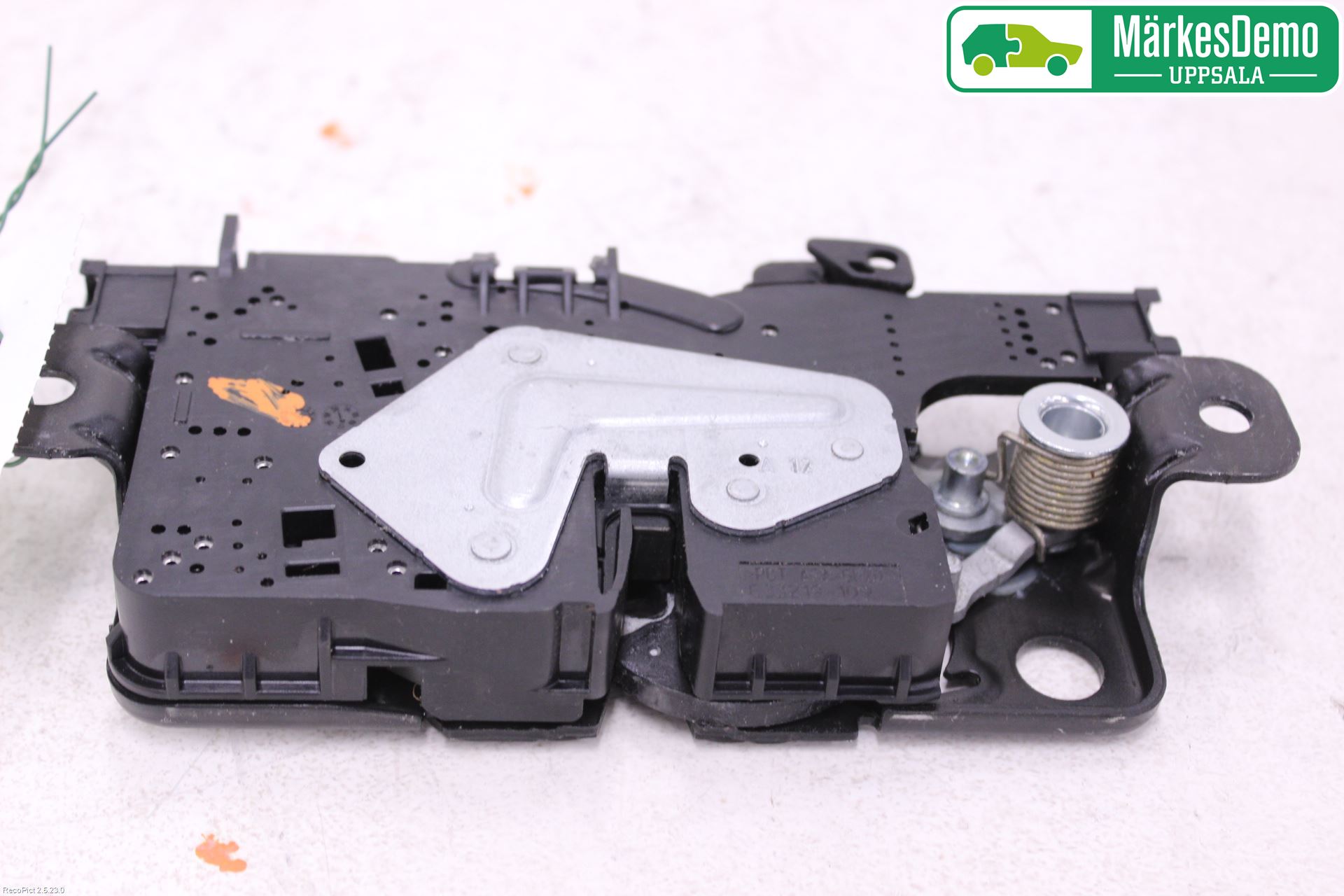 BMW 5 G30/G31/F90 17-23 Bakluke-Lokk Låsekasse