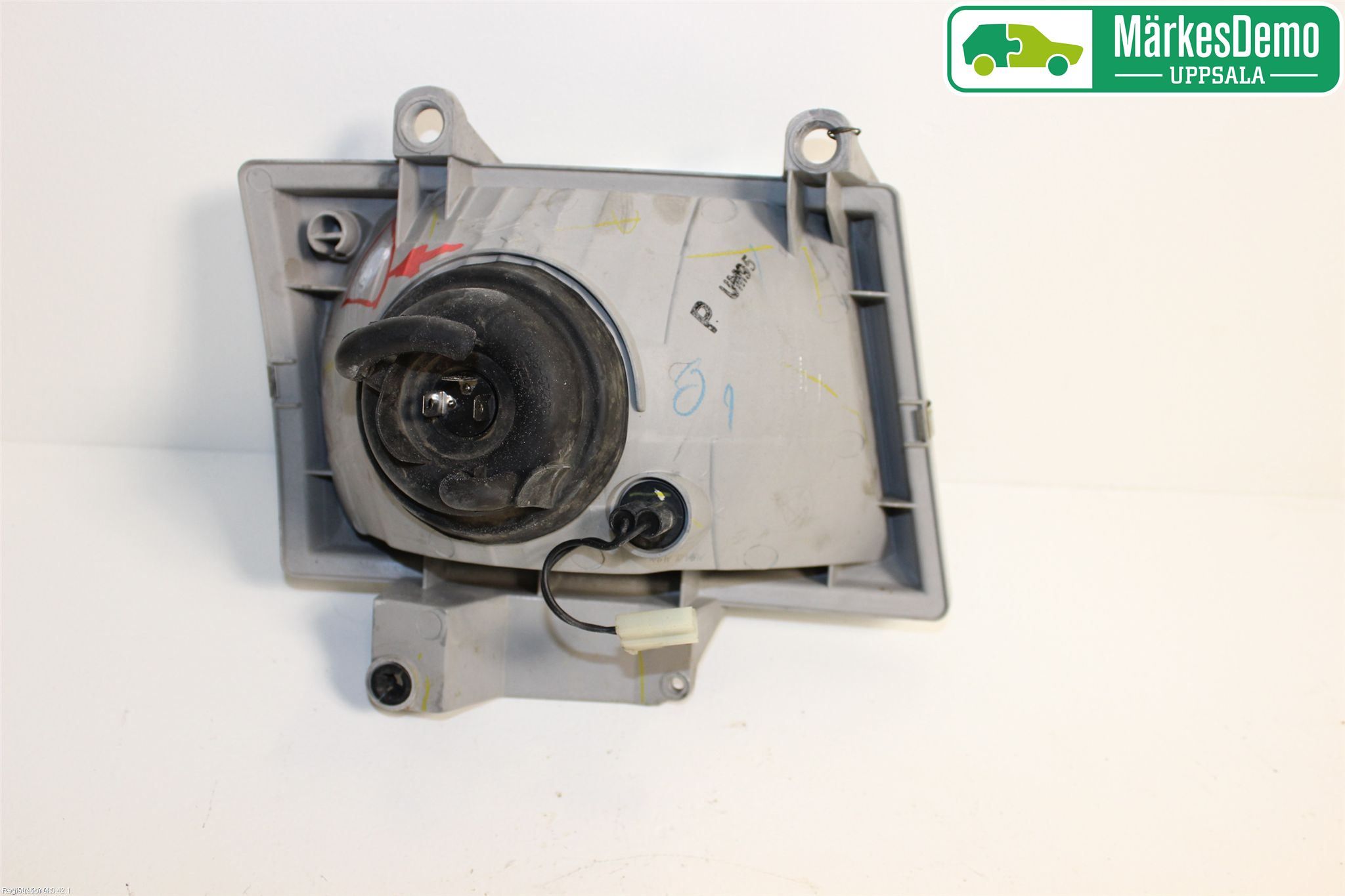 Mazda B2500 Frontlykt Venstre