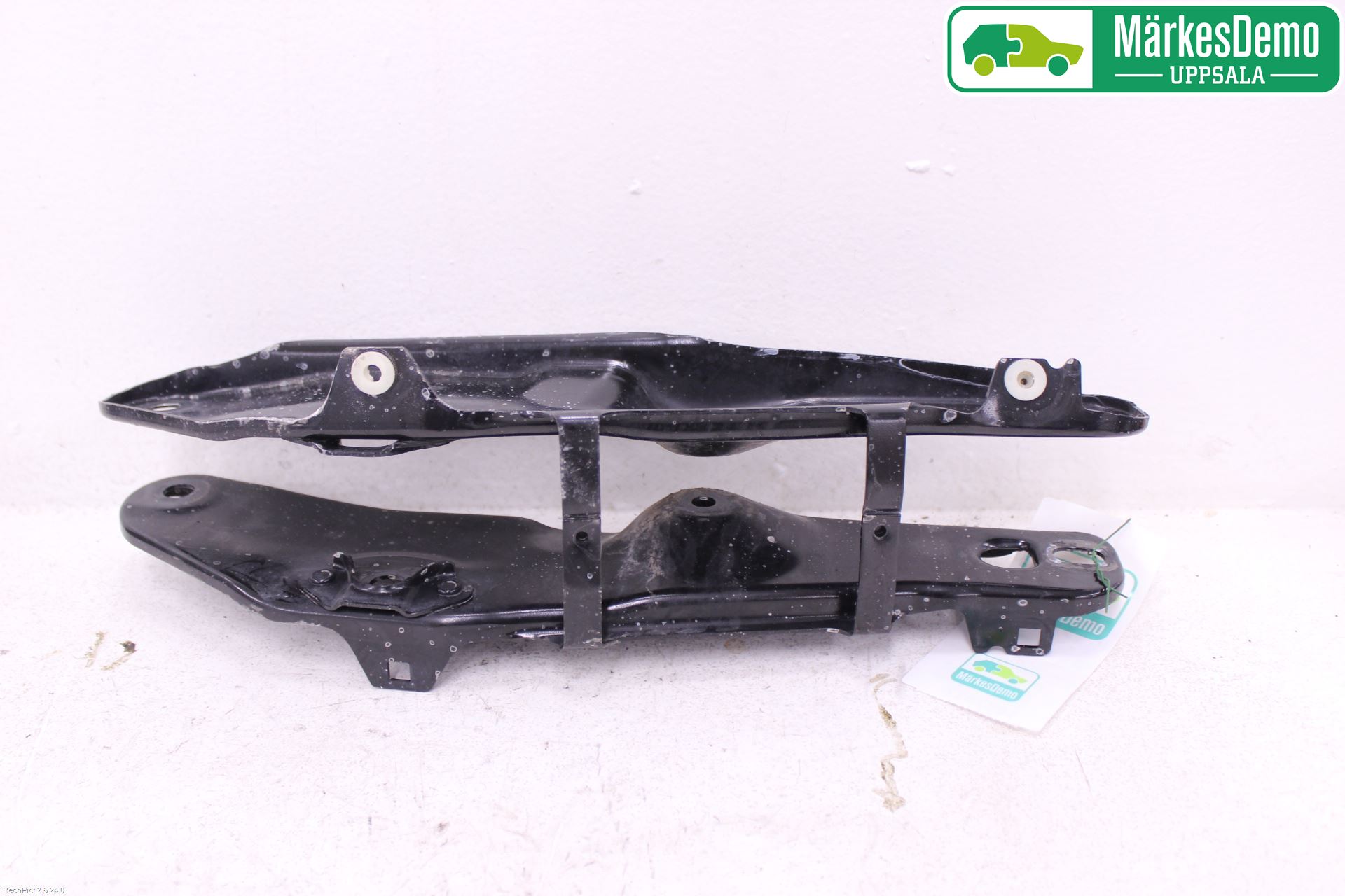 BMW 5 G30/G31/F90 17-23 Bærearm Bak Venstre