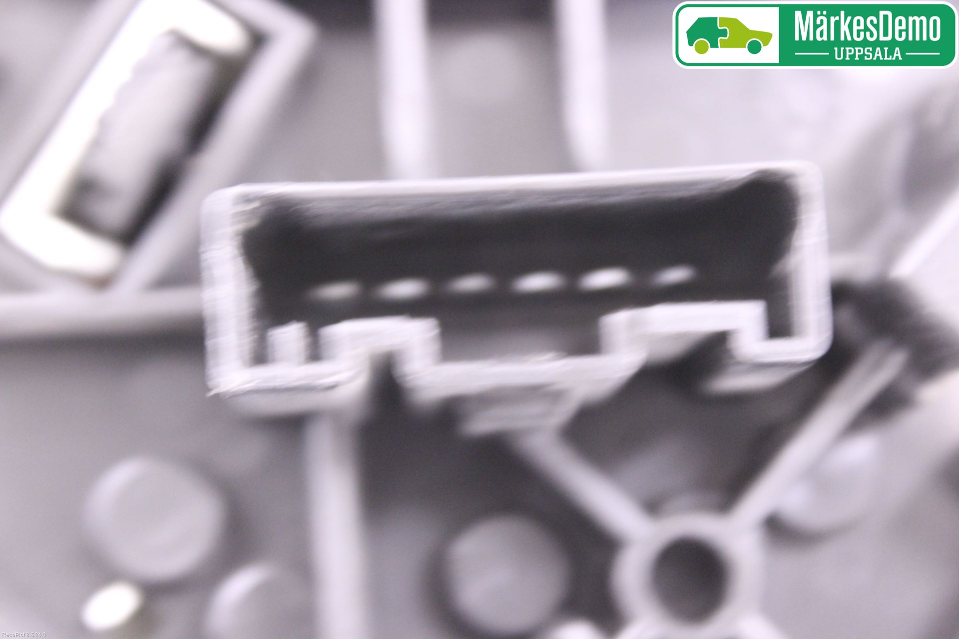 BMW 1 E87/81 5D/3D 03-11 Baklykt Venstre