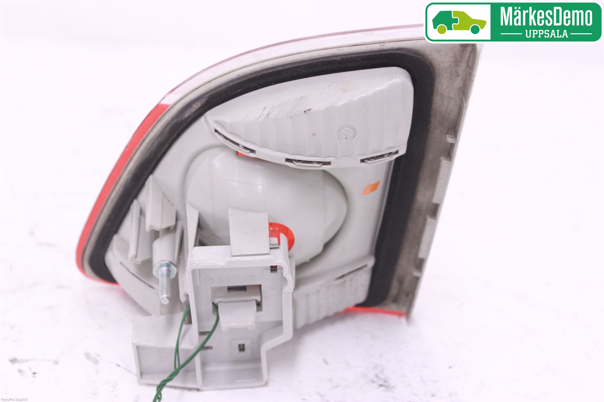 BMW 5 E60/61 Sed/Tou 02-10 Baklykt Venstre  På Luke(Indre