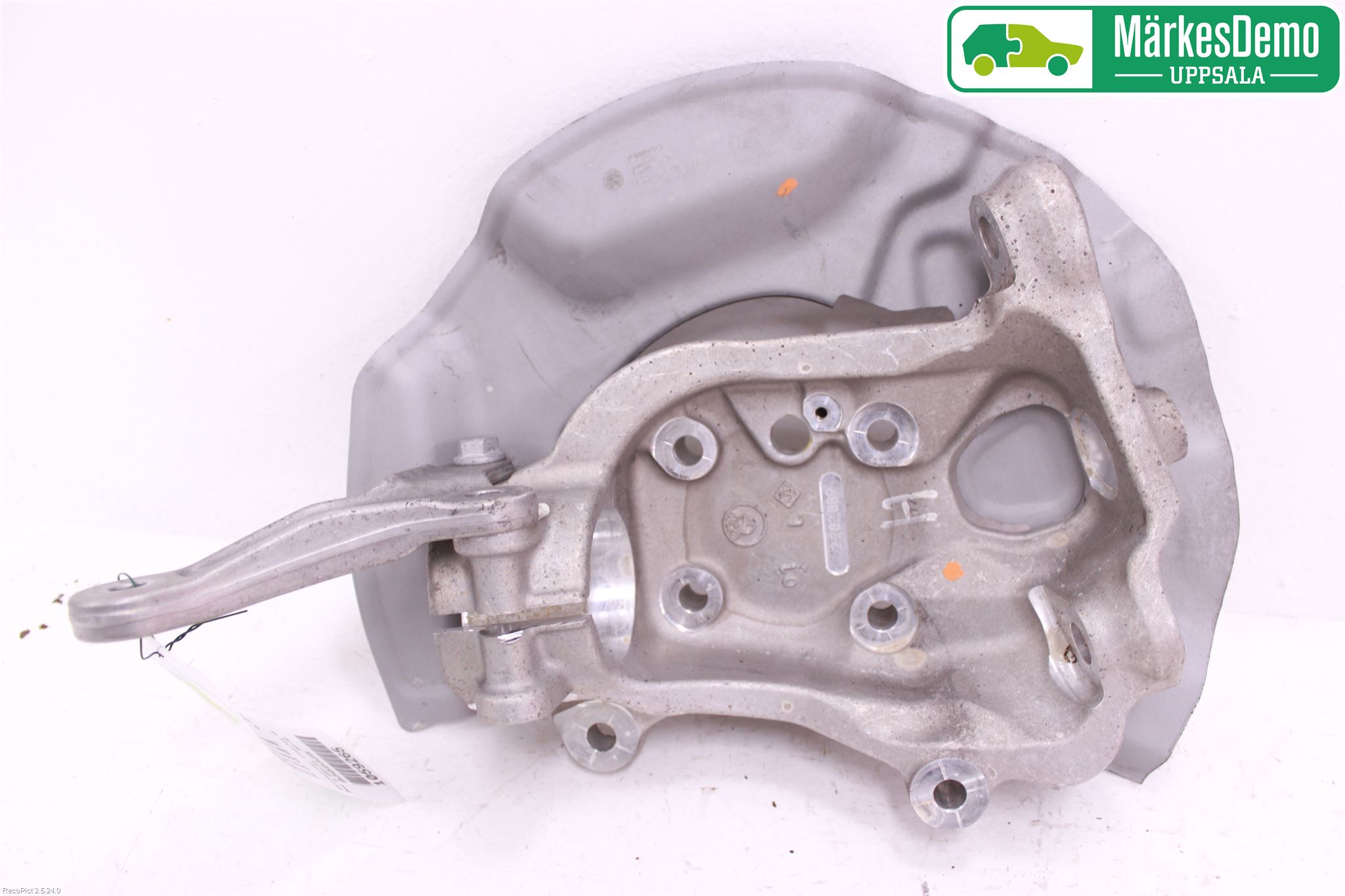BMW 6 E63/64    02-10 Spindel Vf