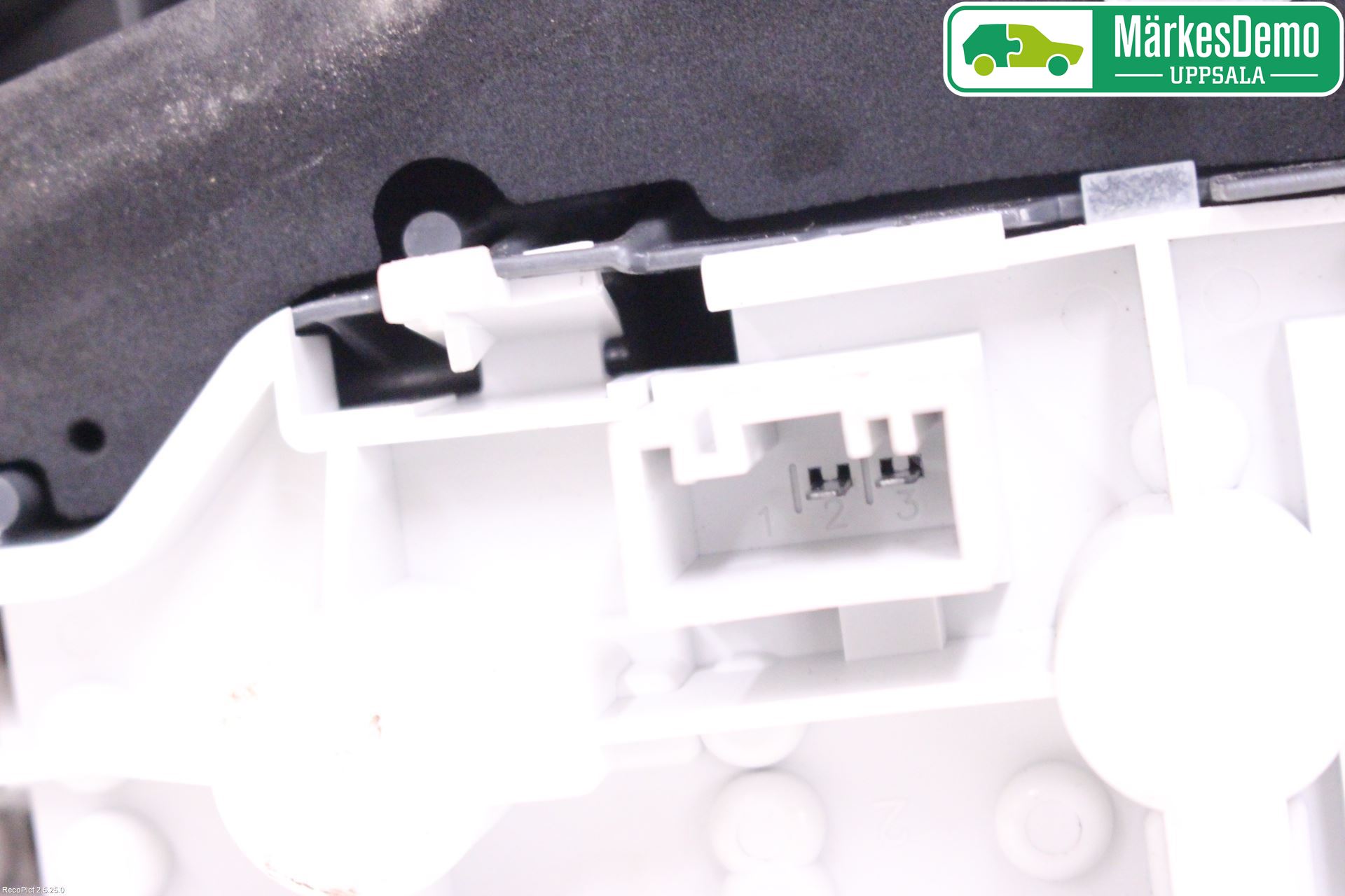 BMW 3 E46      98-05 Baklykt Venstre