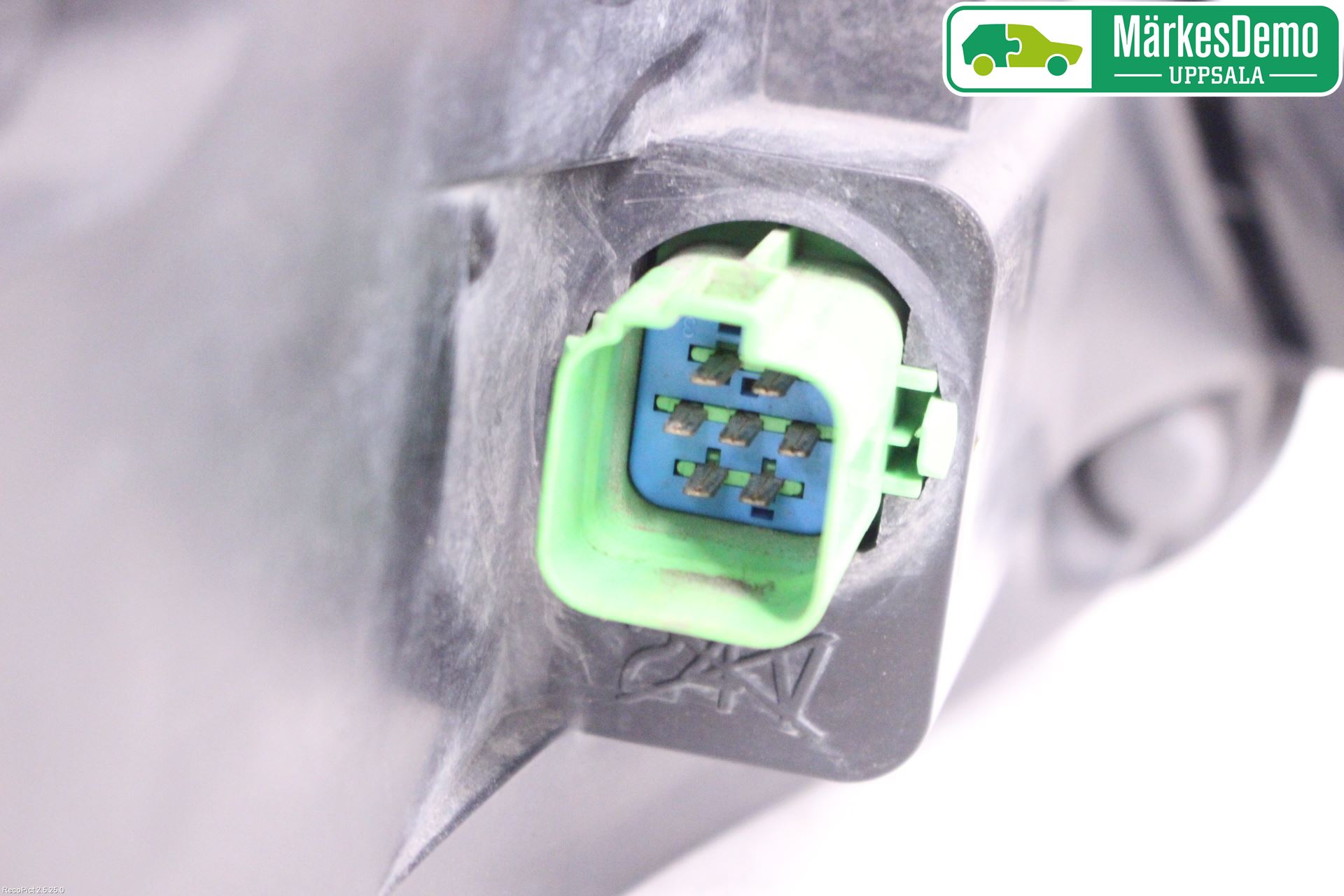Ford FIESTA     02-05 Frontlykt Venstre