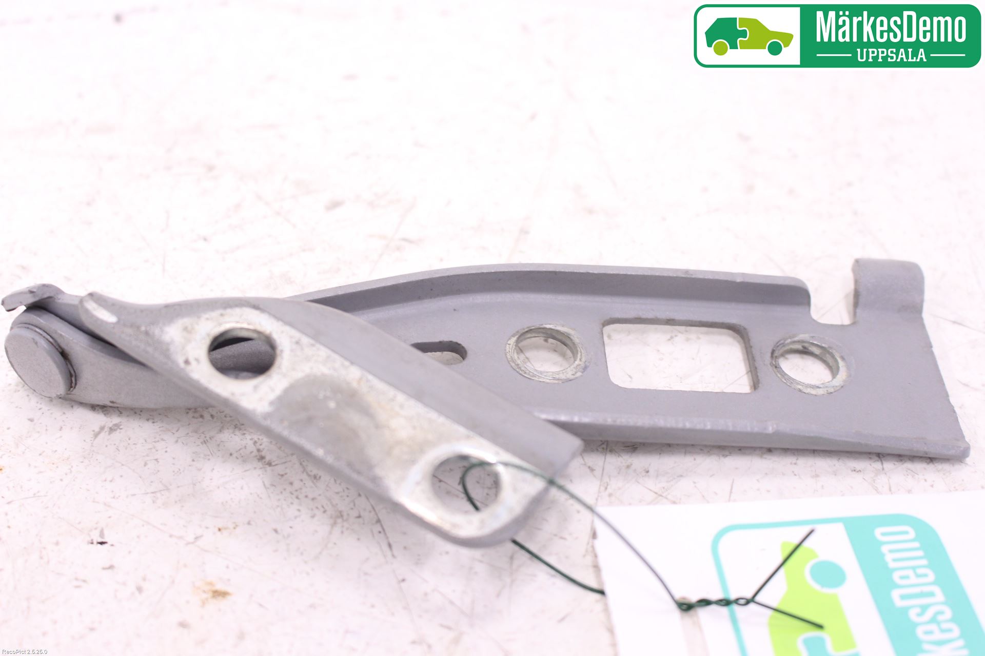 Ford FIESTA     02-05 Panser Hengsel - Hengsler