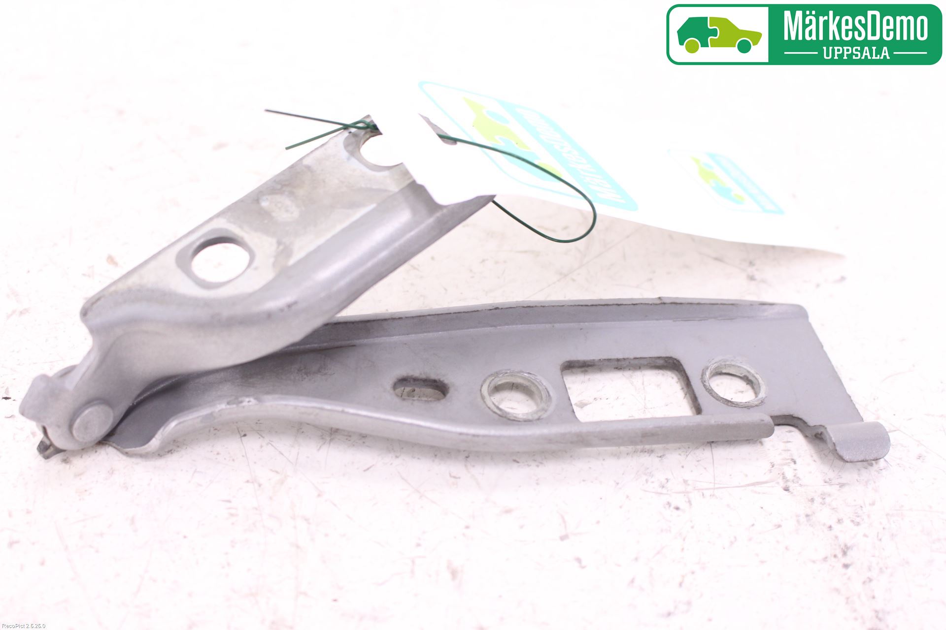 Ford FIESTA     02-05 Panser Hengsel - Hengsler