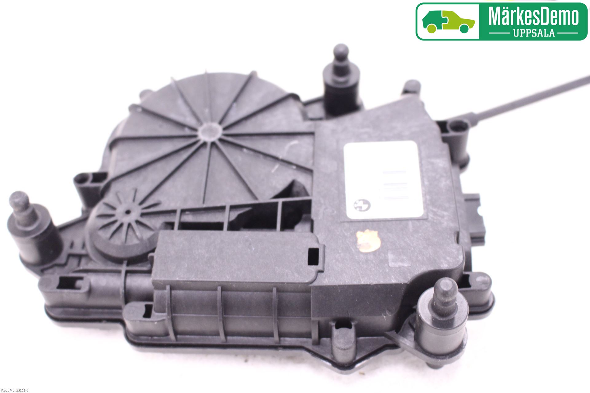 BMW 5 G30/G31/F90 17-23 Bakluke-Lokk Låsekasse