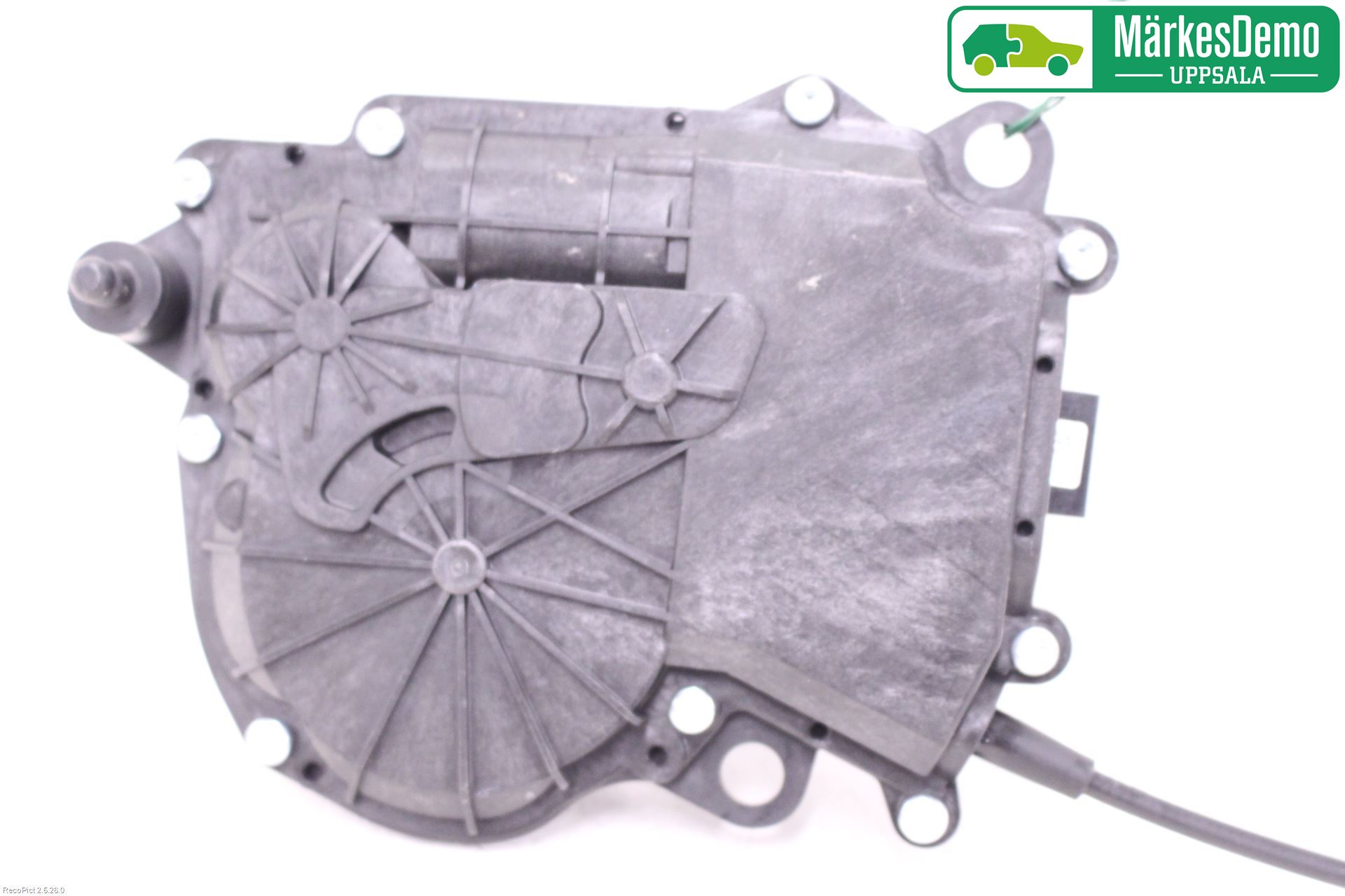 BMW 5 G30/G31/F90 17-23 Bakluke-Lokk Låsekasse