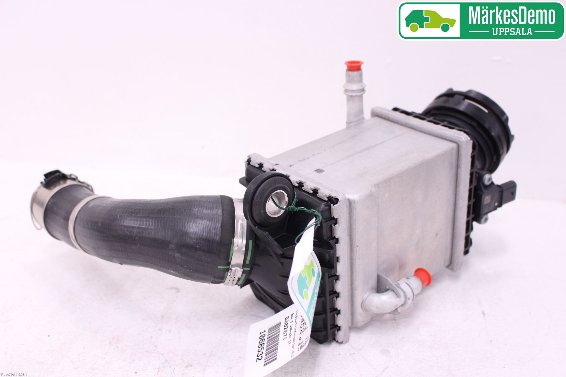 BMW 5 G30/G31/F90 17-23 Intercooler Radiator