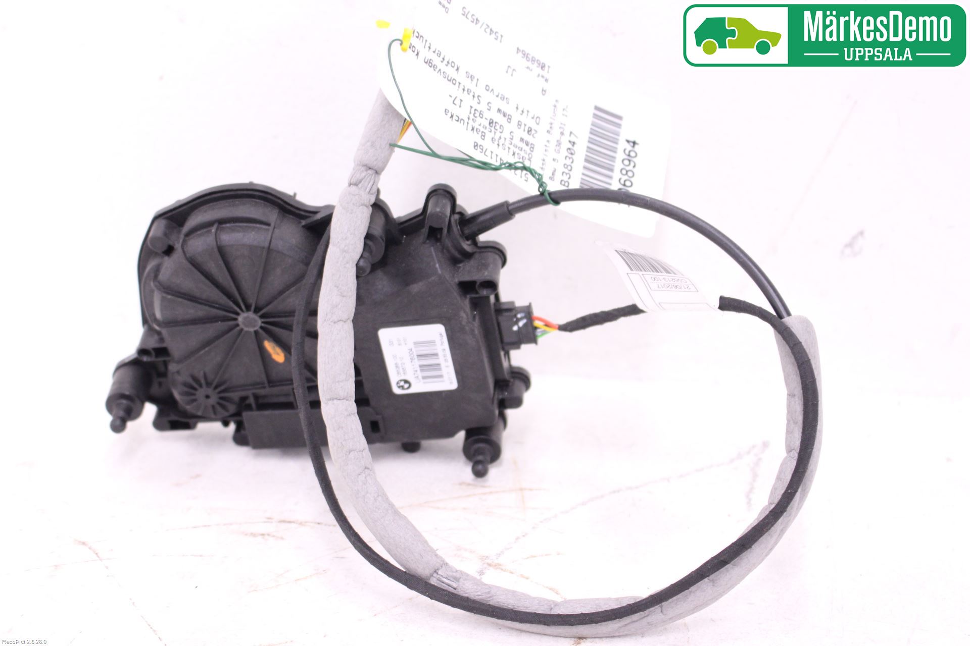 BMW 5 G30/G31/F90 17-23 Bakluke-Lokk Låsekasse