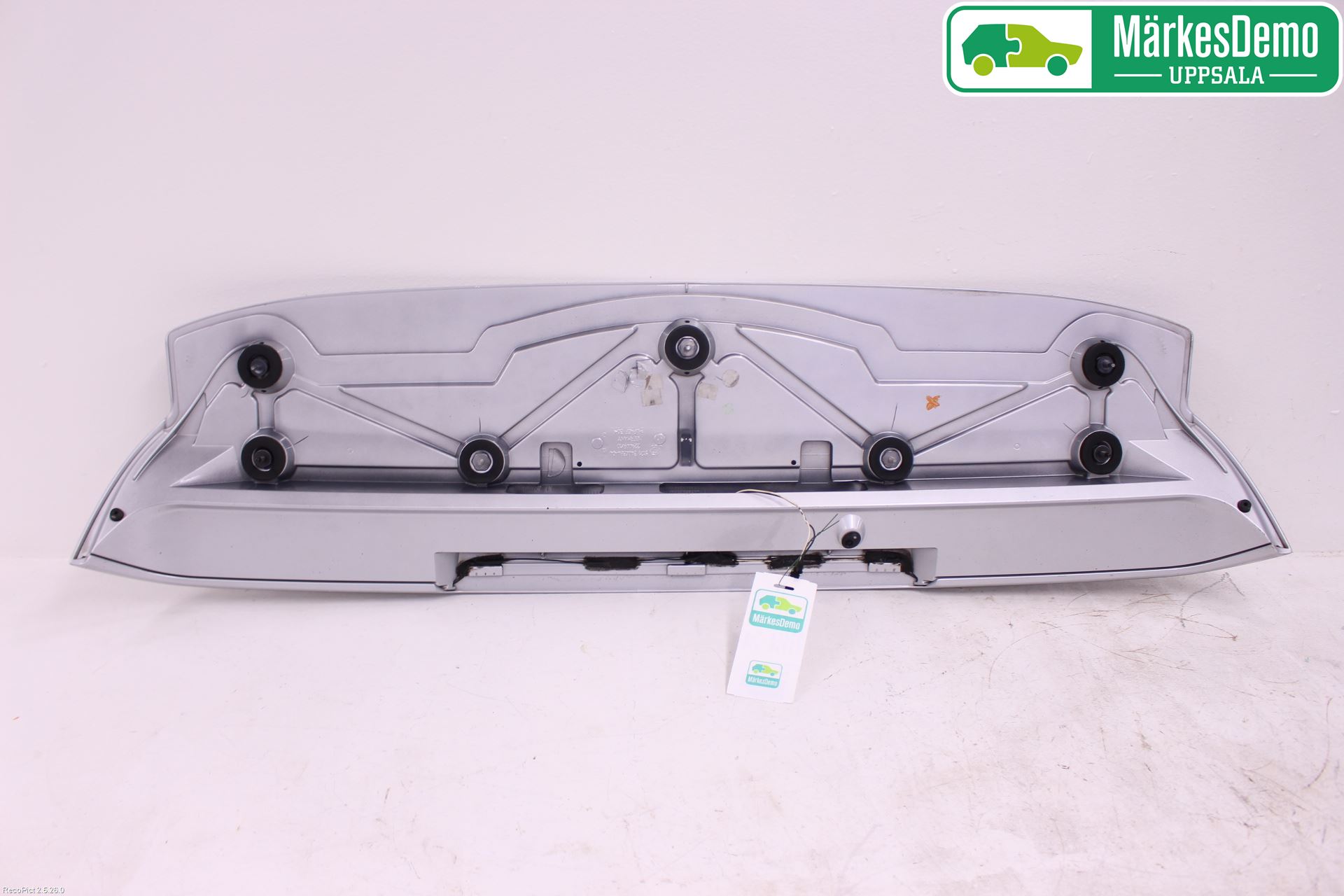 BMW X3 E83     03-10 Spoiler Bakluke