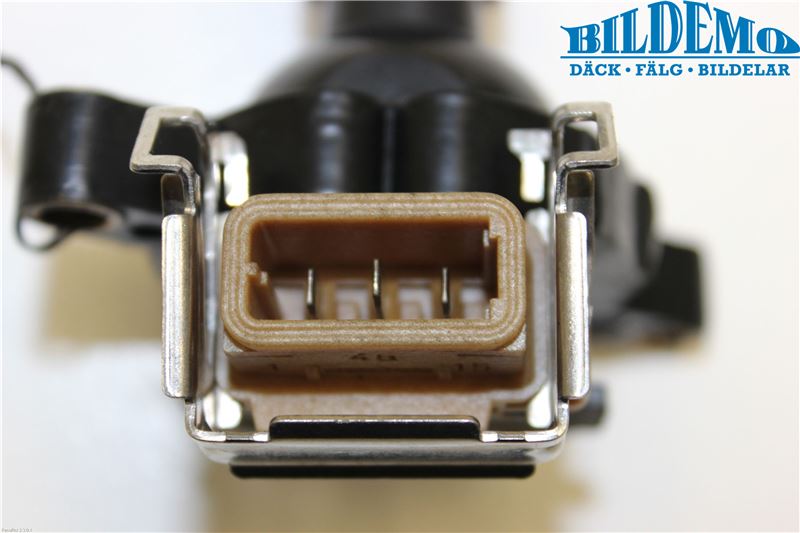 BMW 7 E38      93-01 Coil