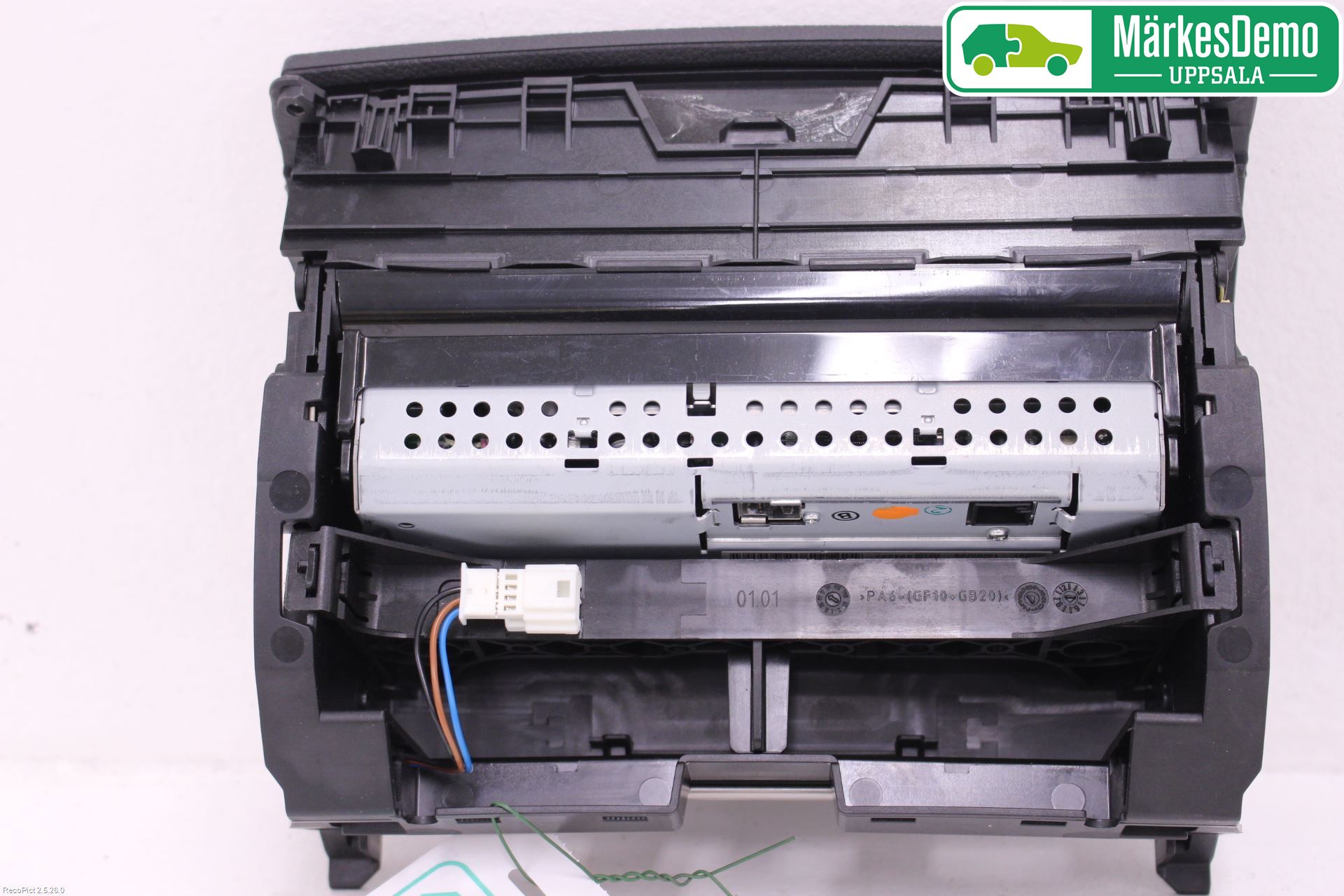 Mercedes-Benz MB C-KLASS (W204) 07-15 Instr Skjerm Dvd-Gps-Ac-Tlf