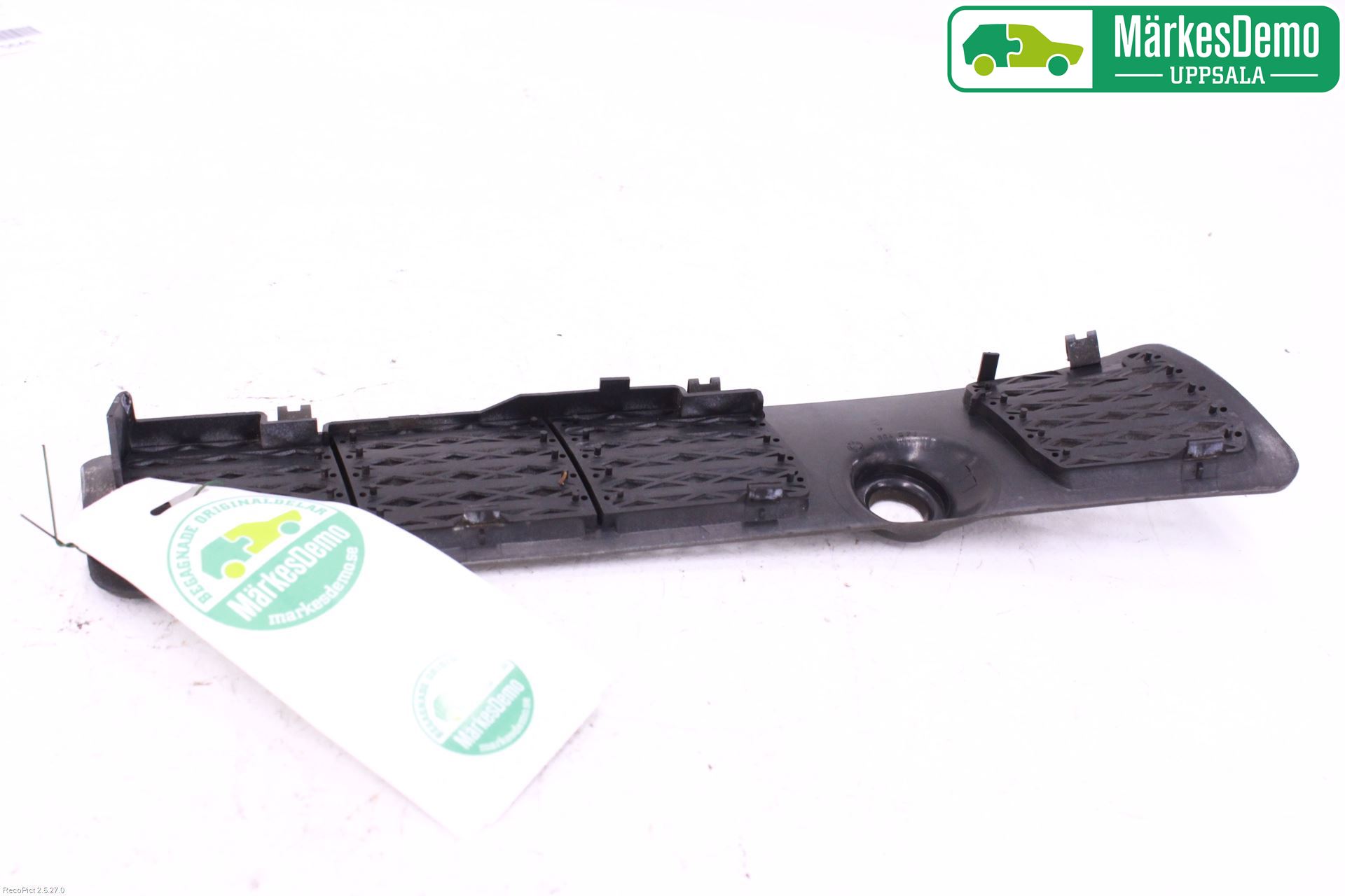 BMW 3 E30 83-94 Visker Deksel-Grill-Under Frr