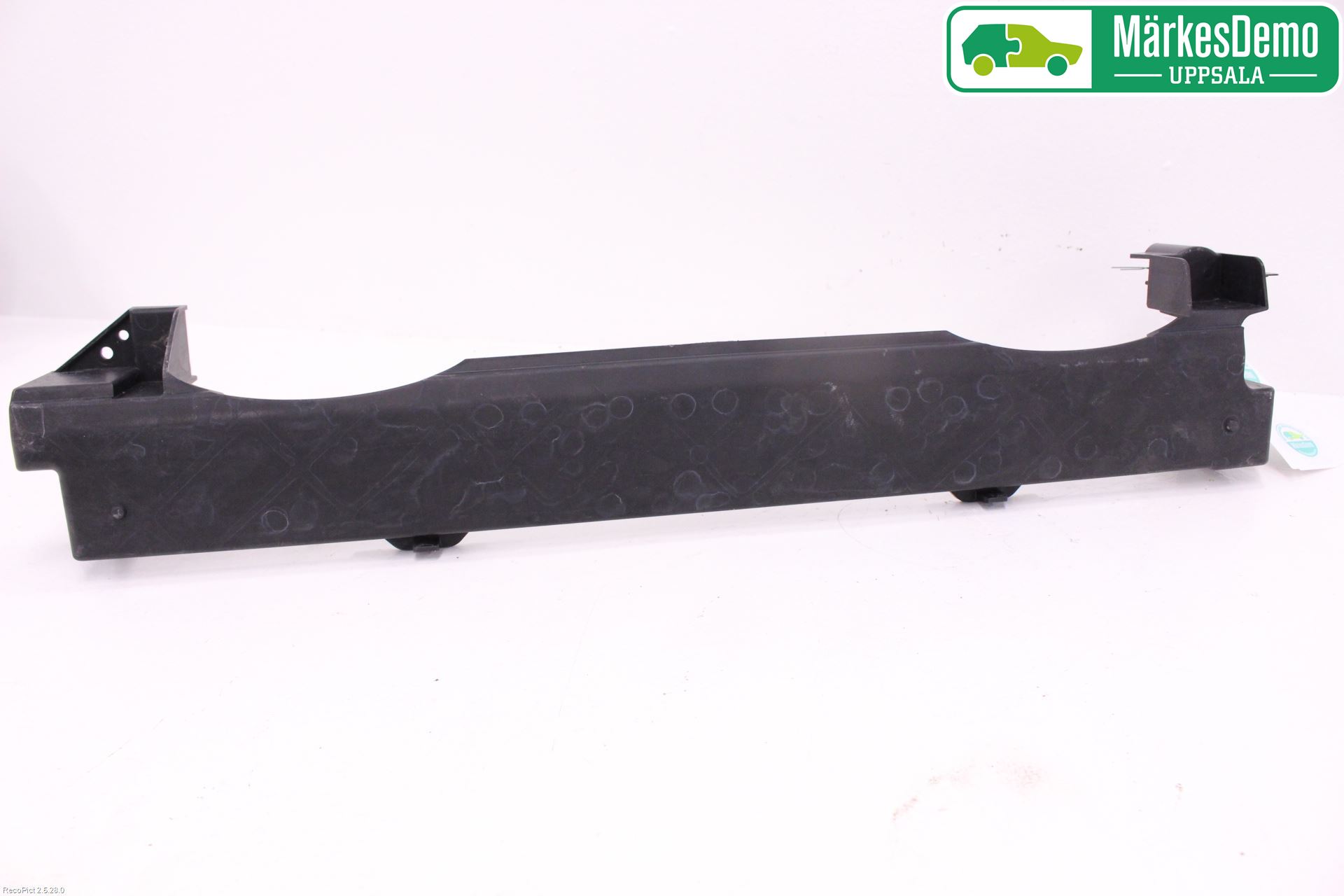 BMW X6 E71/E72   08-14 Radiator Feste - Ramme - Bjelk