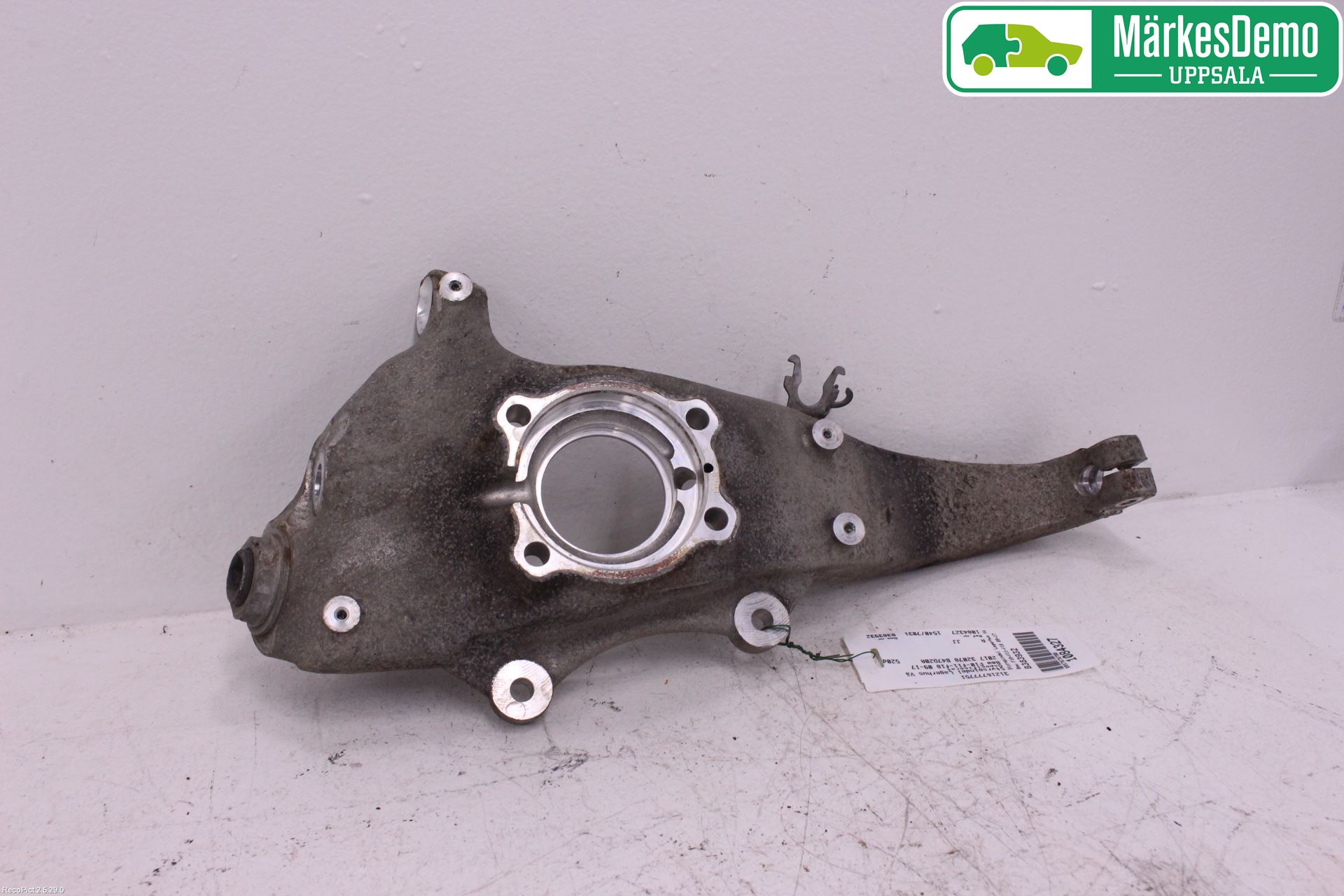 BMW 5 F10/F11/F18 09-17 Spindel Vf