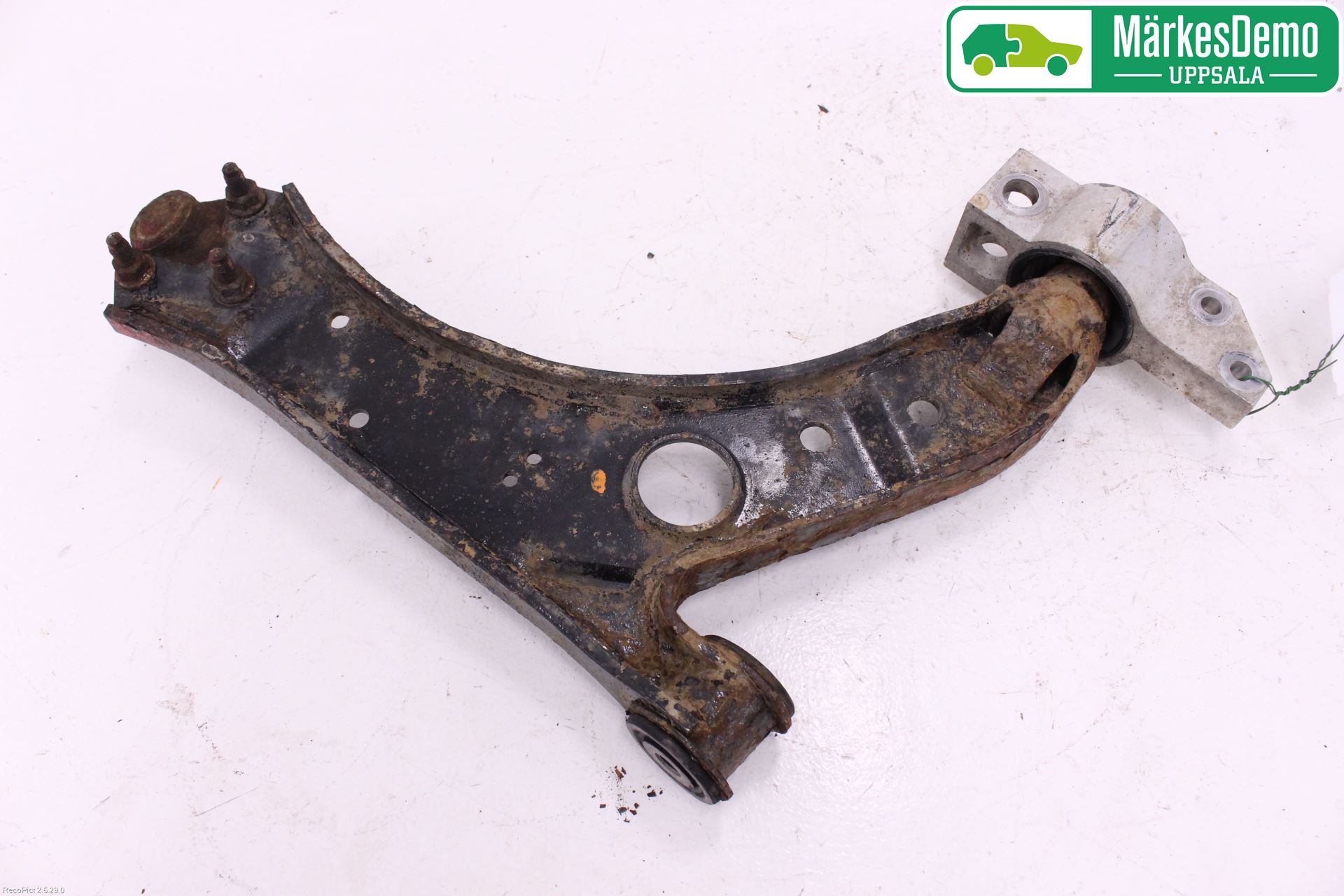 Volkswagen VW GOLF V 04-09 Bærearm Foran Venstre Nedre