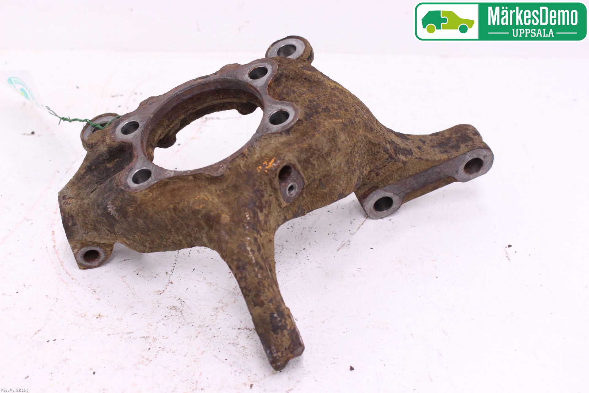 Nissan JUKE 10-14 Spindel Vf