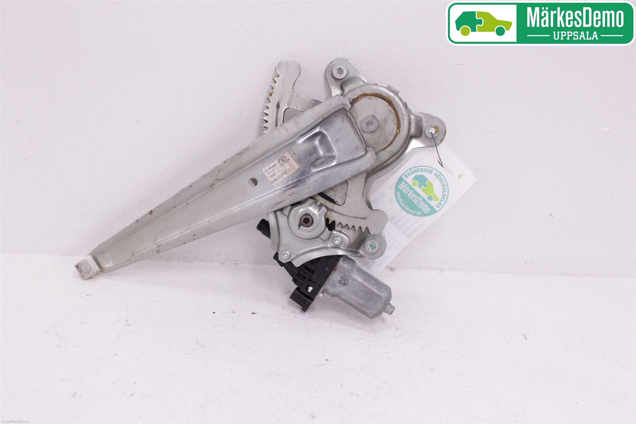 Toyota HILUX 05-16 Vindusheis El Komp