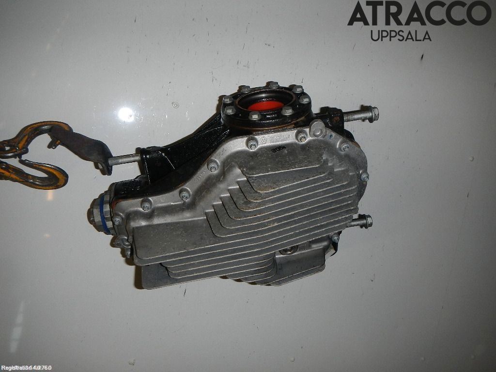 BMW 4 F32/F33/F82/F83 13-20 Bakaksel Kardang Bak -Diff