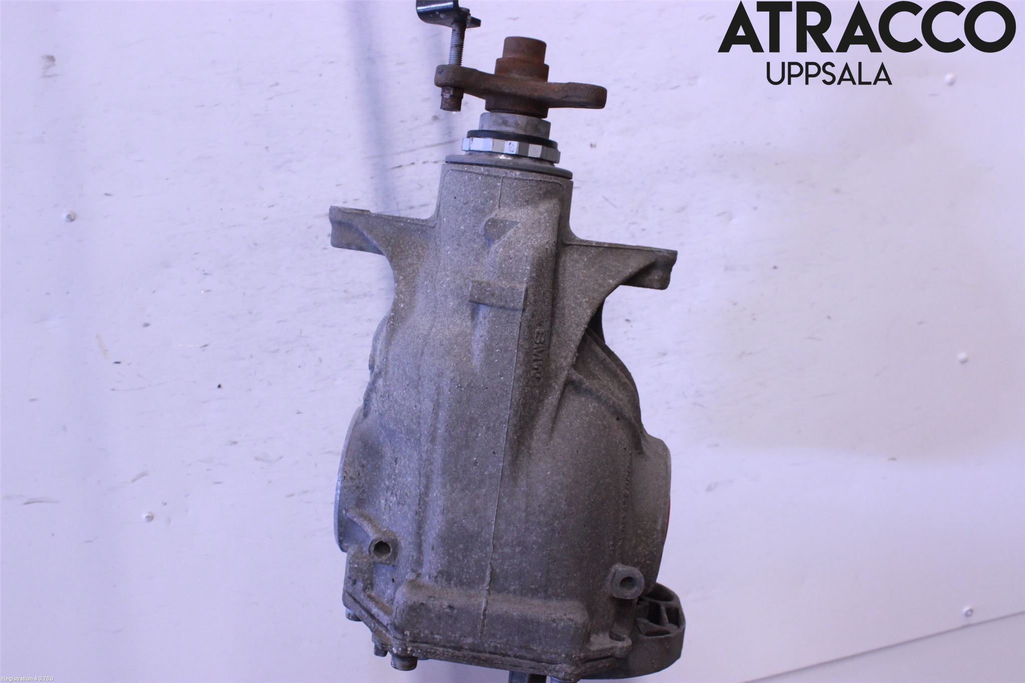 BMW 5 F10/F11/F18 09-17 Bakaksel Kardang Bak -Diff
