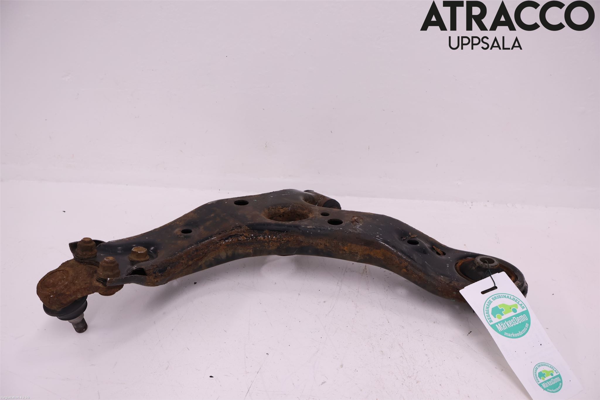 Toyota AURIS 13-19 Bærearm Foran Høyre Nedre