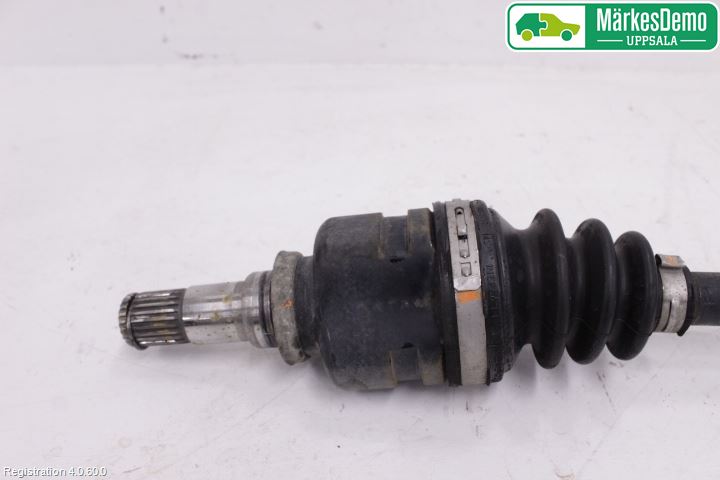 Toyota YARIS XP130 15-20 Drivaksel Foran Kompl Venstre