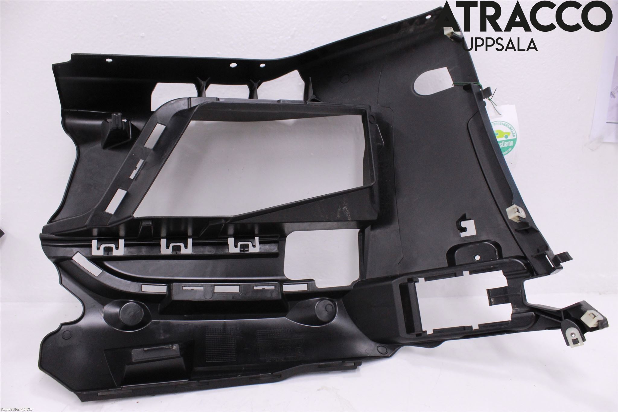 BMW 5 G30/G31/F90 17-23 Støtfangerfeste Foran Venstre