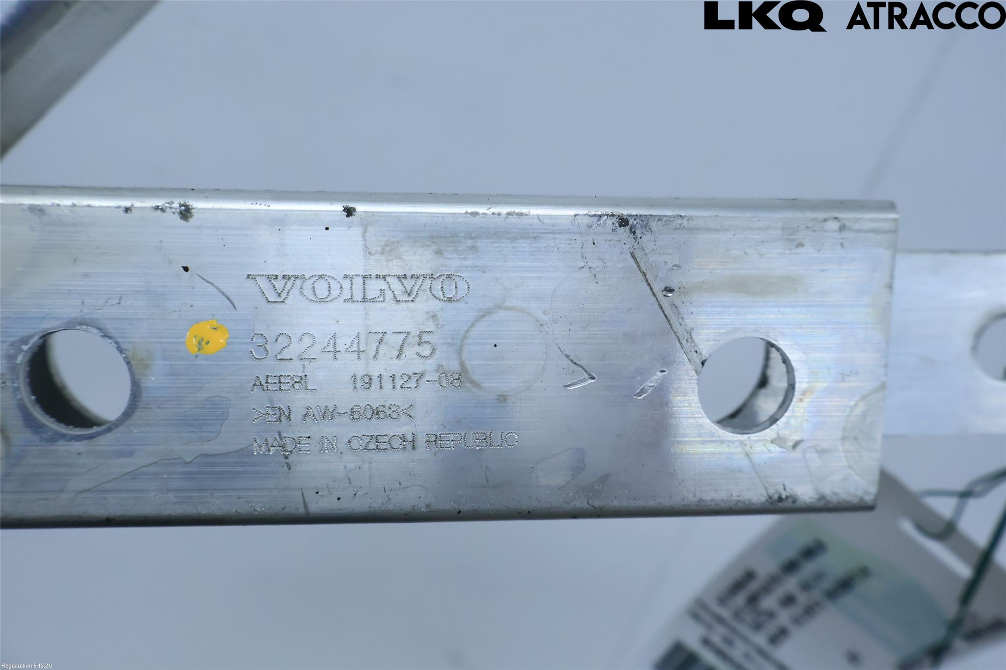 Volvo V60 19- Radiator Feste - Ramme - Bjelk
