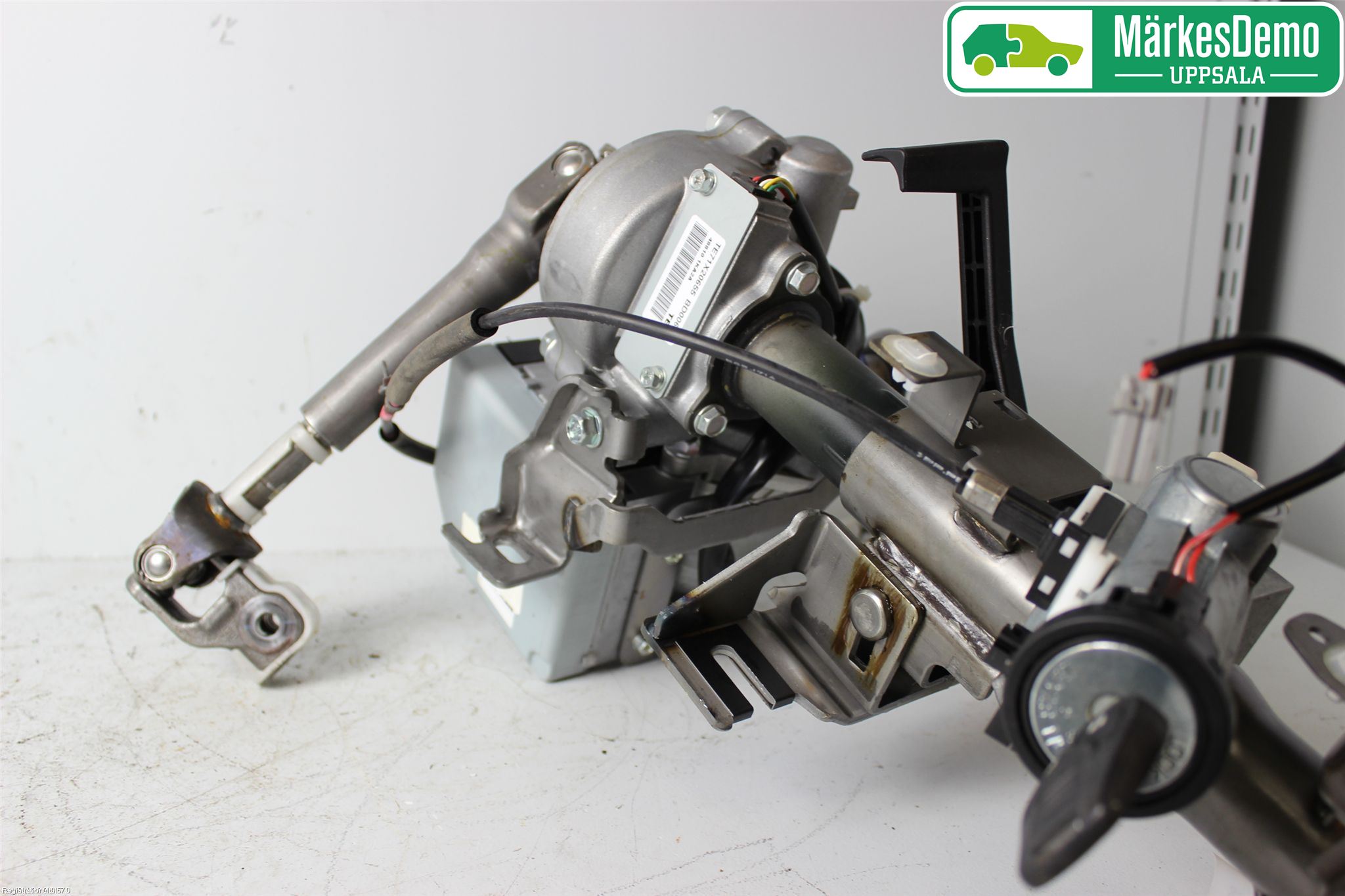 Nissan JUKE 10-14 Rattakselaggregat Justerbart