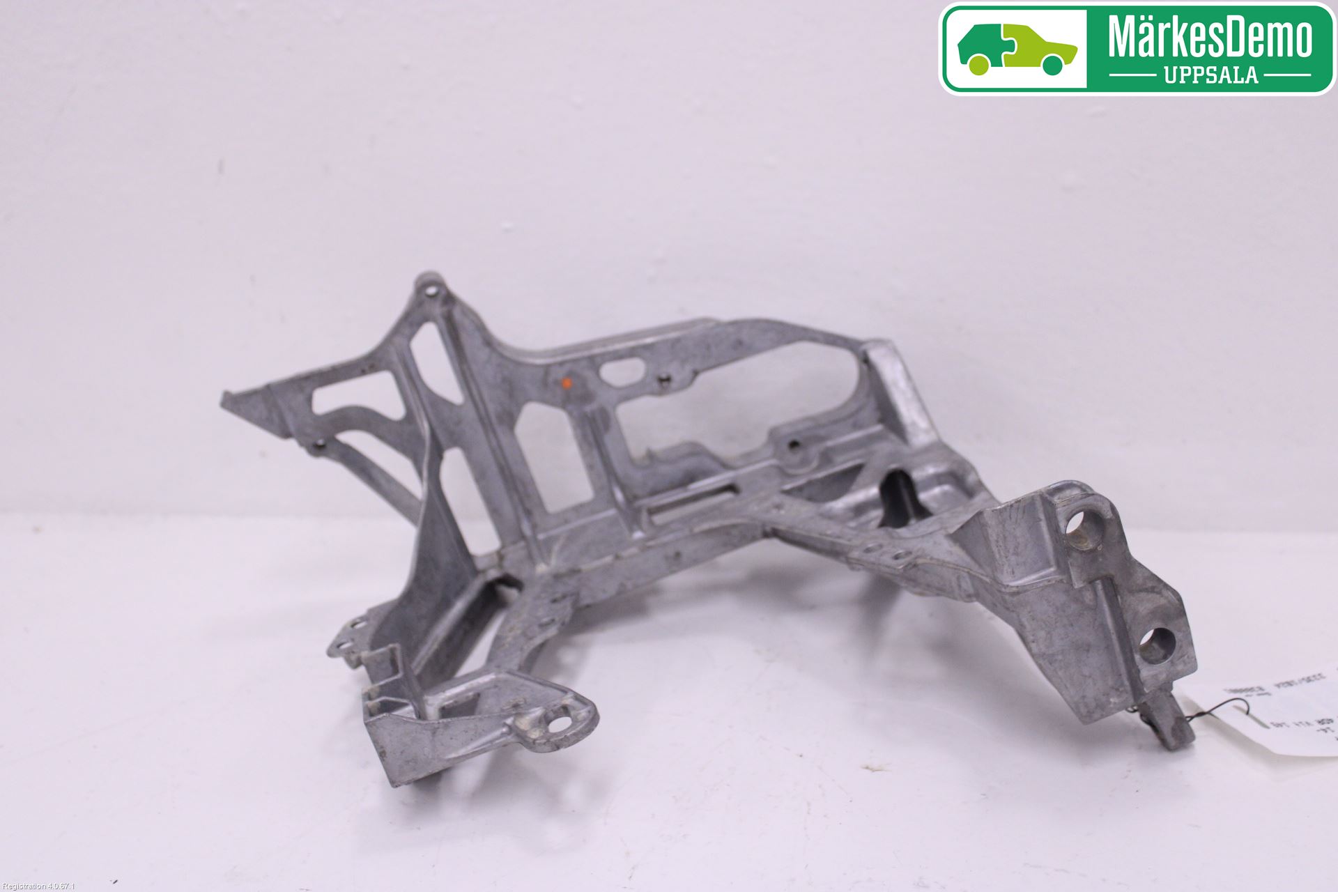 Mercedes-Benz MB C-KLASS (W205) 14-21 Frontlykt Ramme H Lyktering