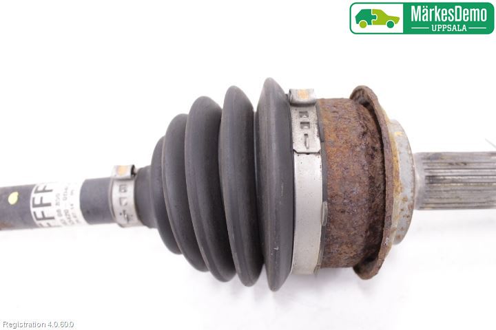 Toyota YARIS XP130 15-20 Drivaksel Foran Kompl Venstre
