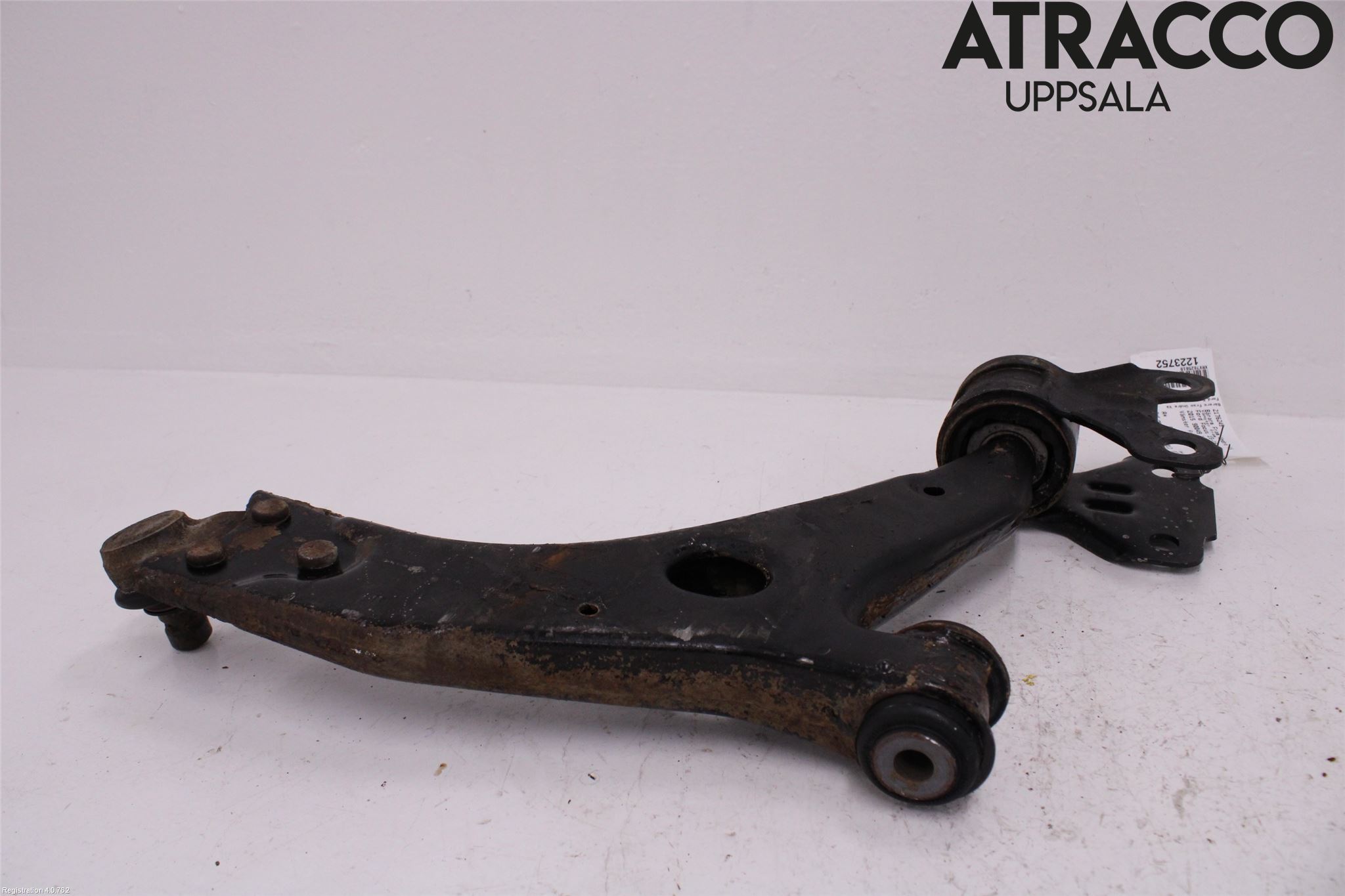 Ford FOCUS 15-18 Bærearm Foran Venstre Nedre