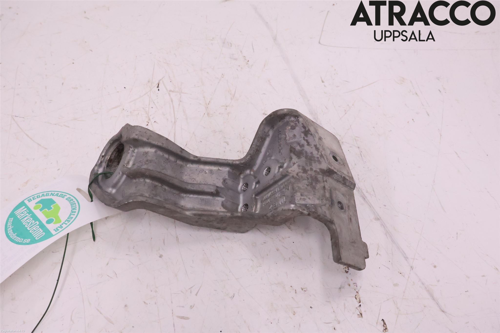 Mercedes-Benz MB C-KLASS (W205) 14-21 Radiator Feste - Ramme - Bjelk