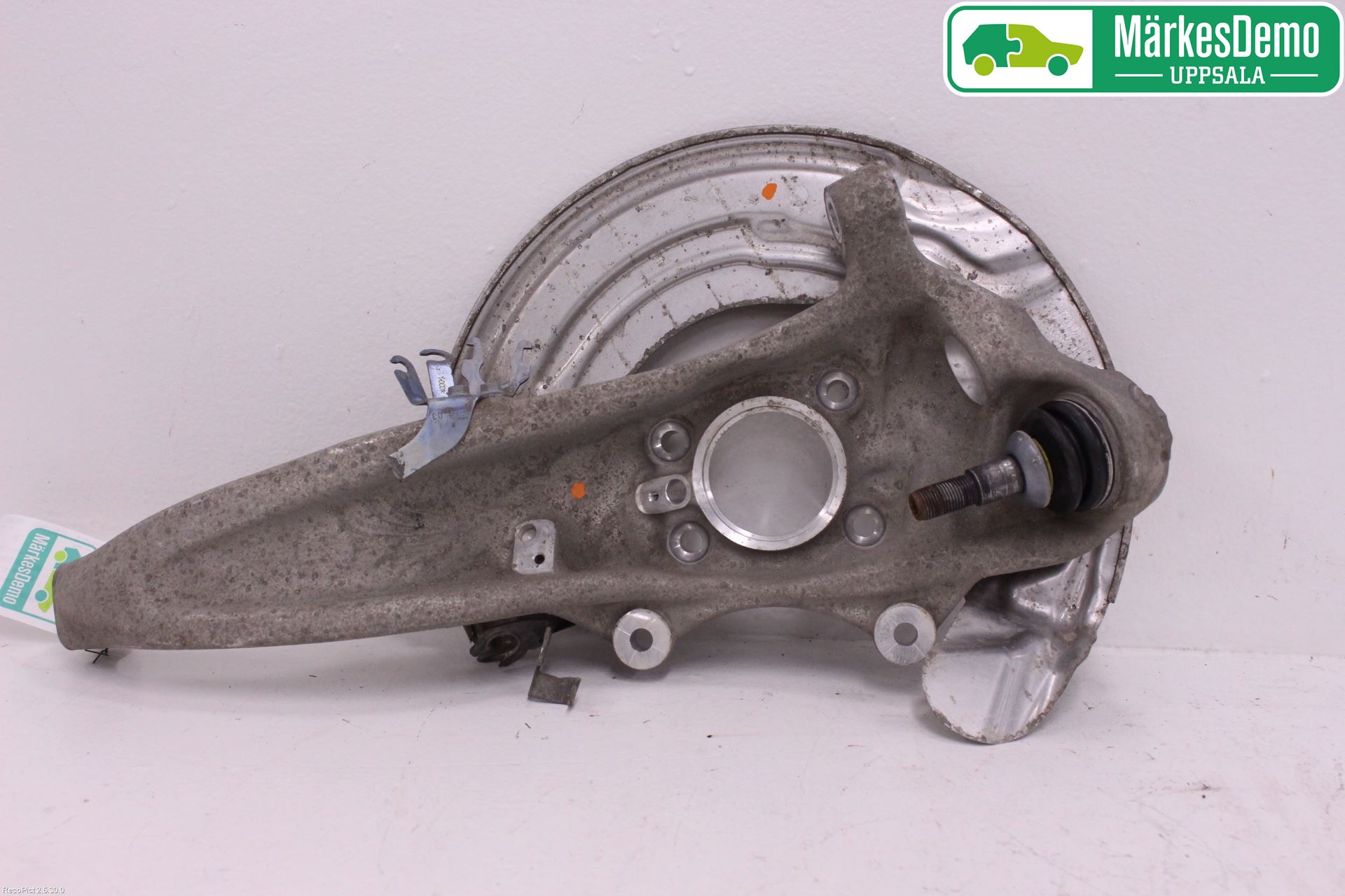 BMW 5 G30/G31/F90 17-23 Spindel Vf