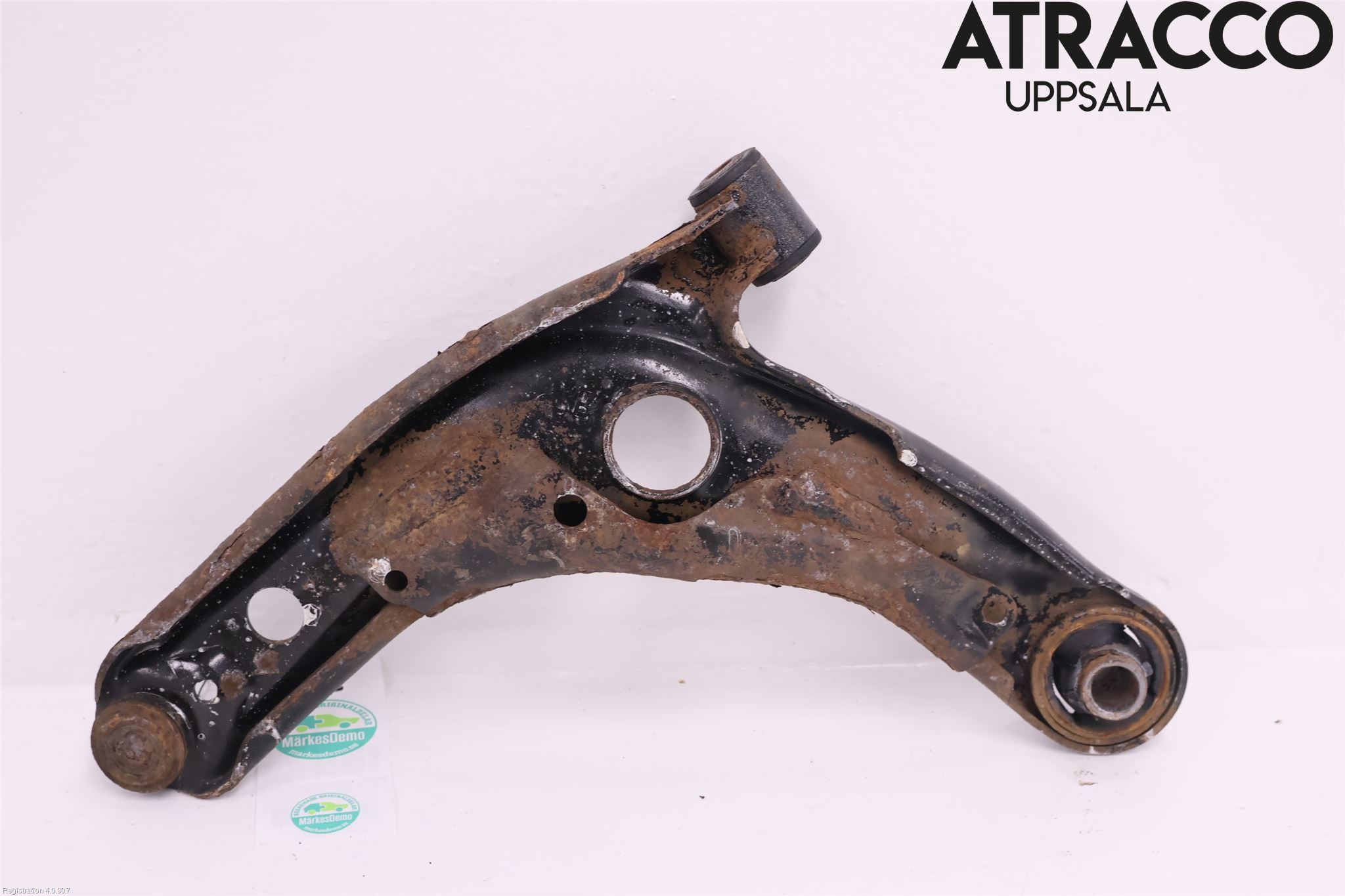 Toyota YARIS XP130 12-14 Bærearm Foran Høyre Nedre