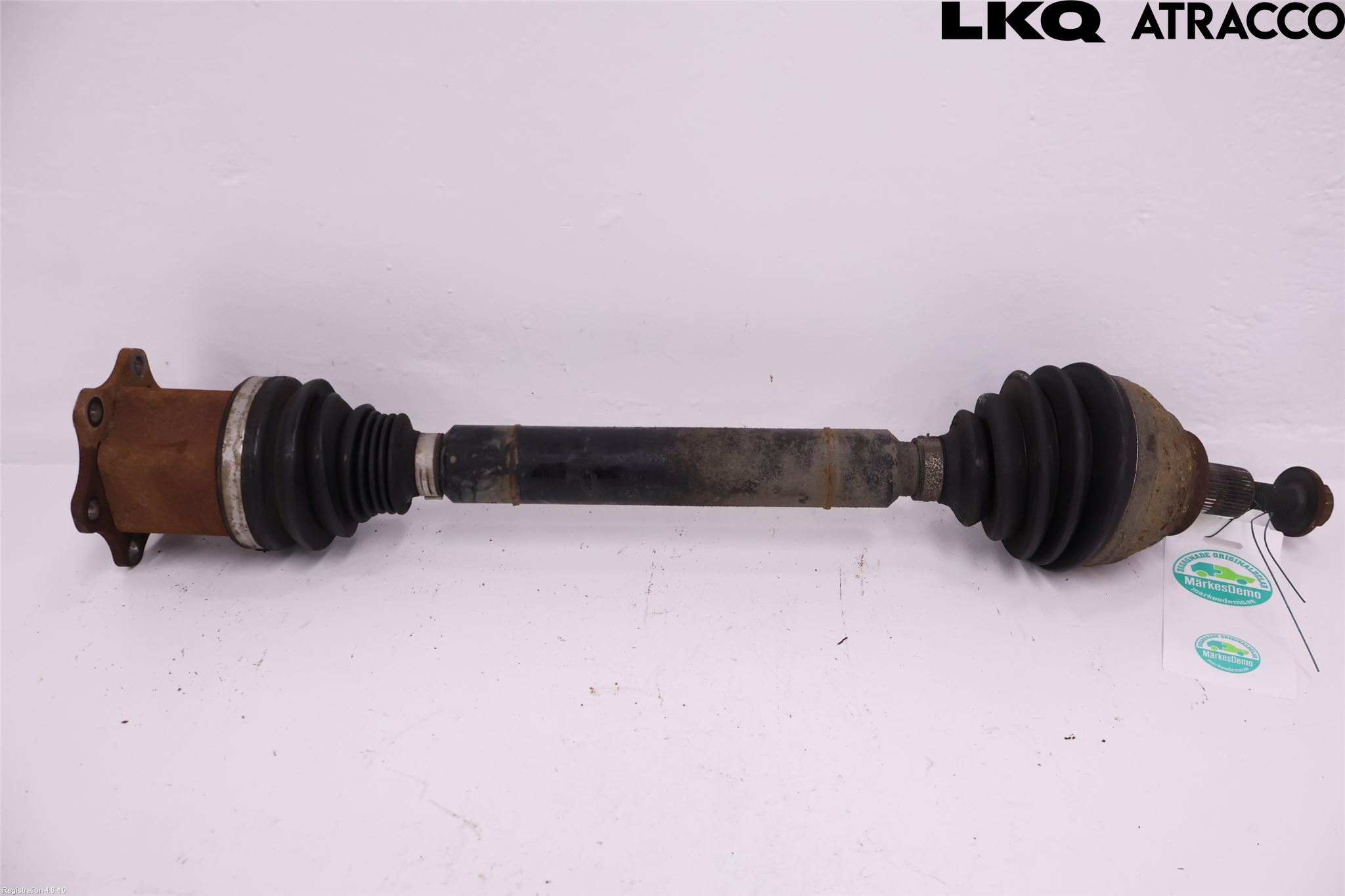Volkswagen VW PASSAT 15-19 Drivaksel Foran Kompl Høyre