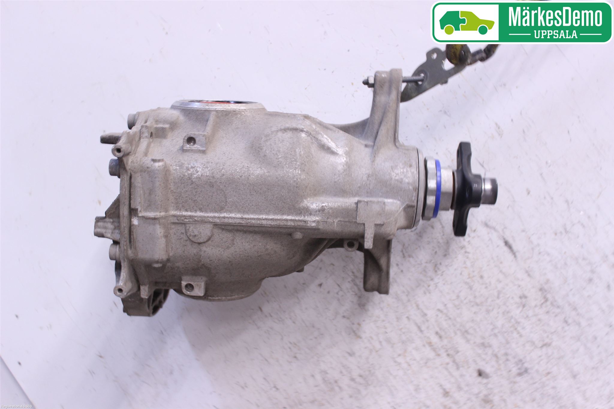 BMW 5 G30/G31/F90 17-23 Bakaksel Kardang Bak -Diff