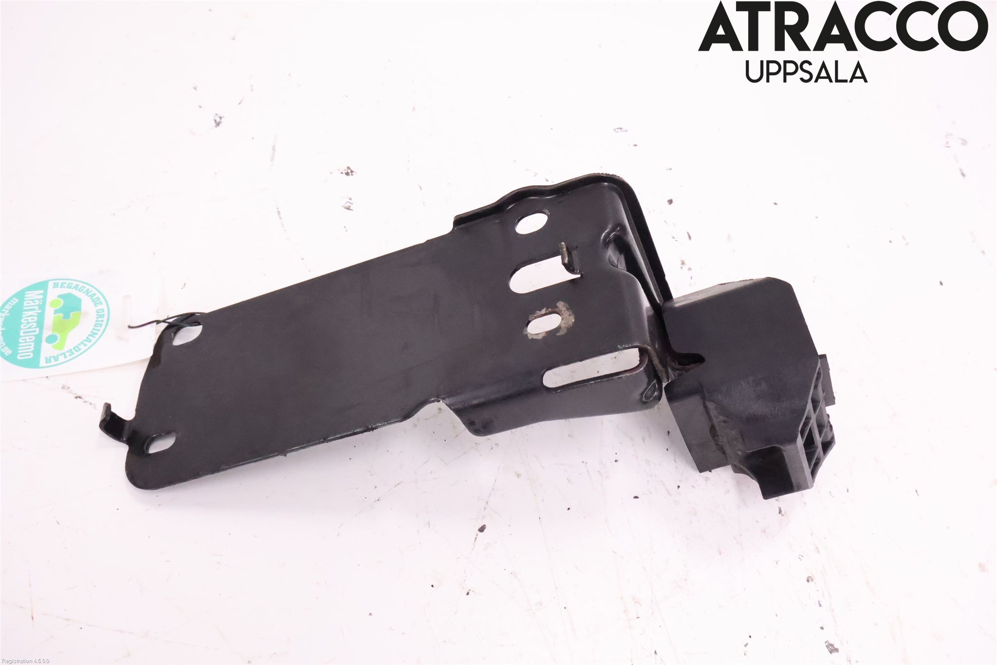 BMW 3 E90/91 SED/TOU 05-12 Radiator Feste - Ramme - Bjelk